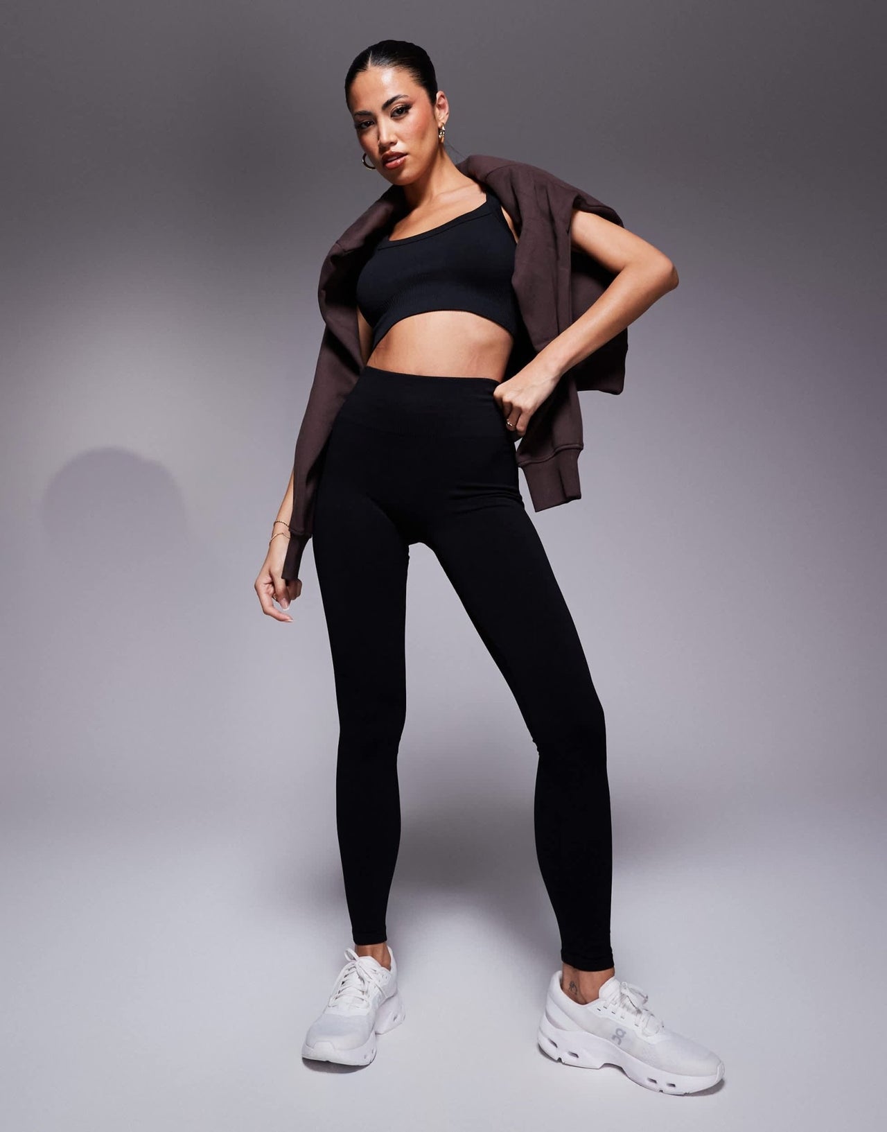 4505 sculpting seamless medium support sports bra in black - ASOS Sample Sale