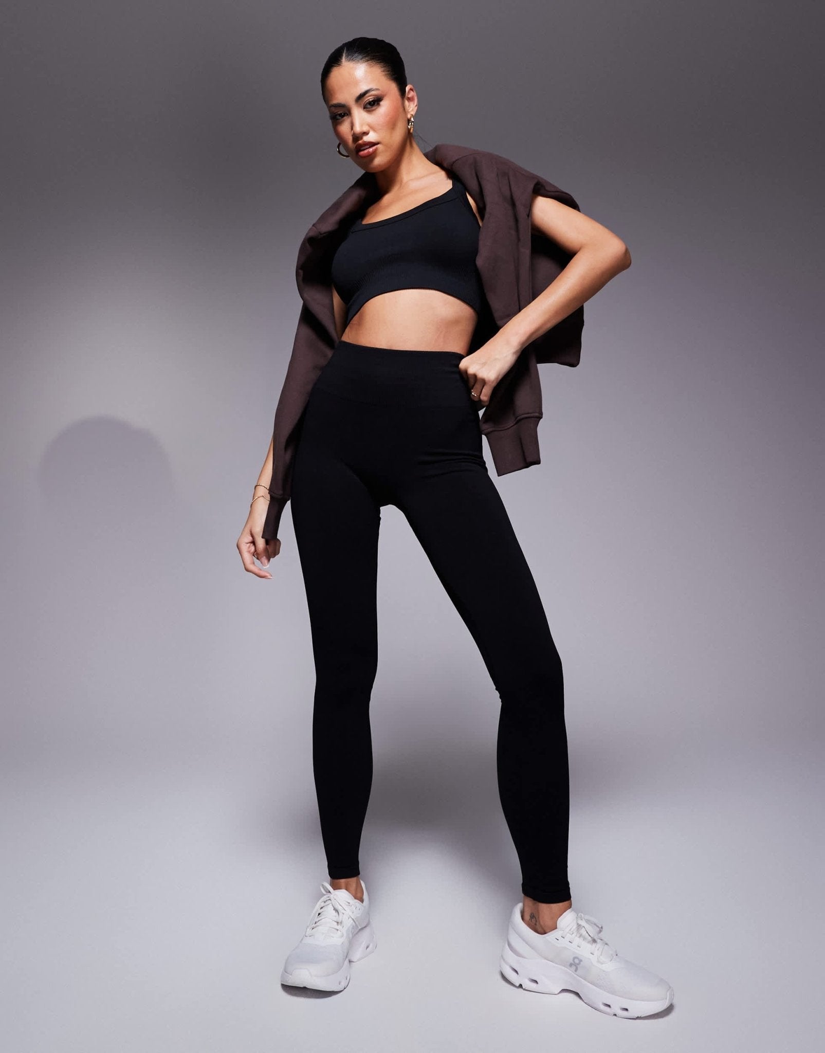 4505 sculpting seamless medium support sports bra in black - ASOS Sample Sale