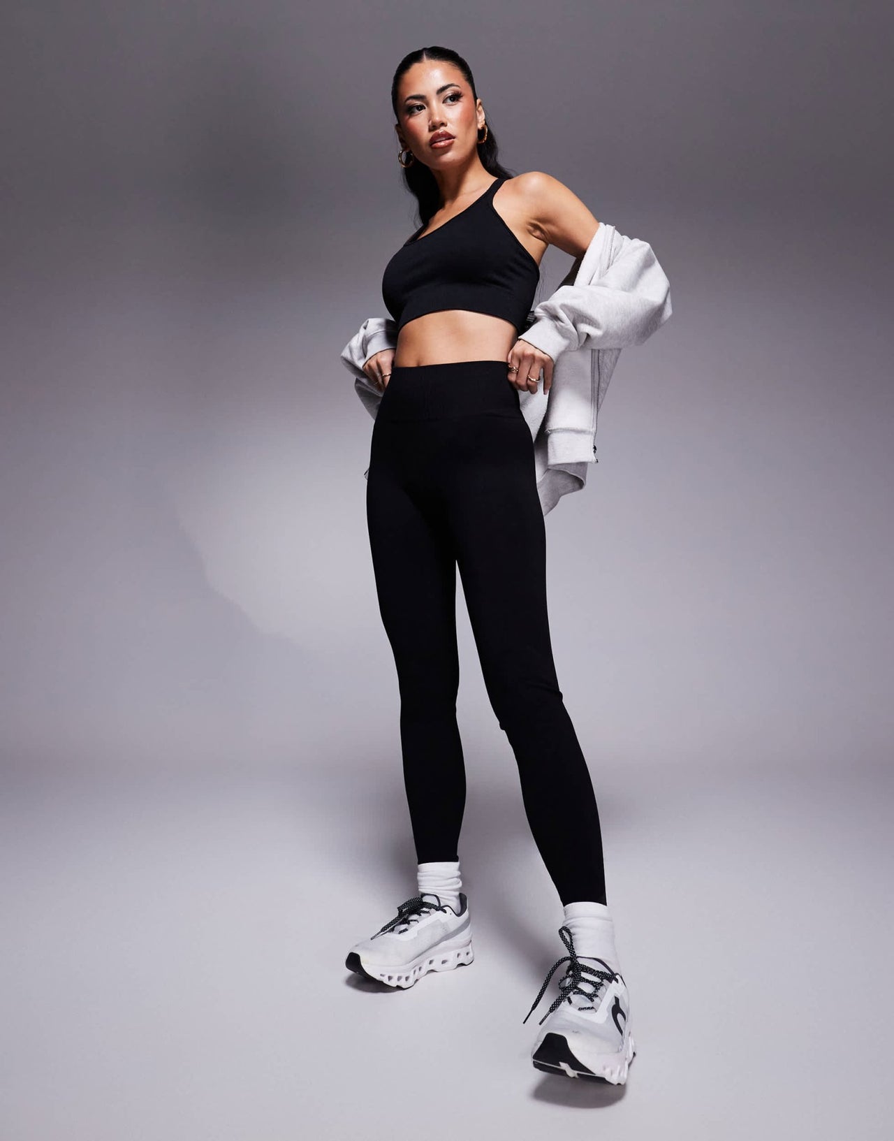 4505 seamless multi strap medium support sports bra with removable padding in black - ASOS Sample Sale