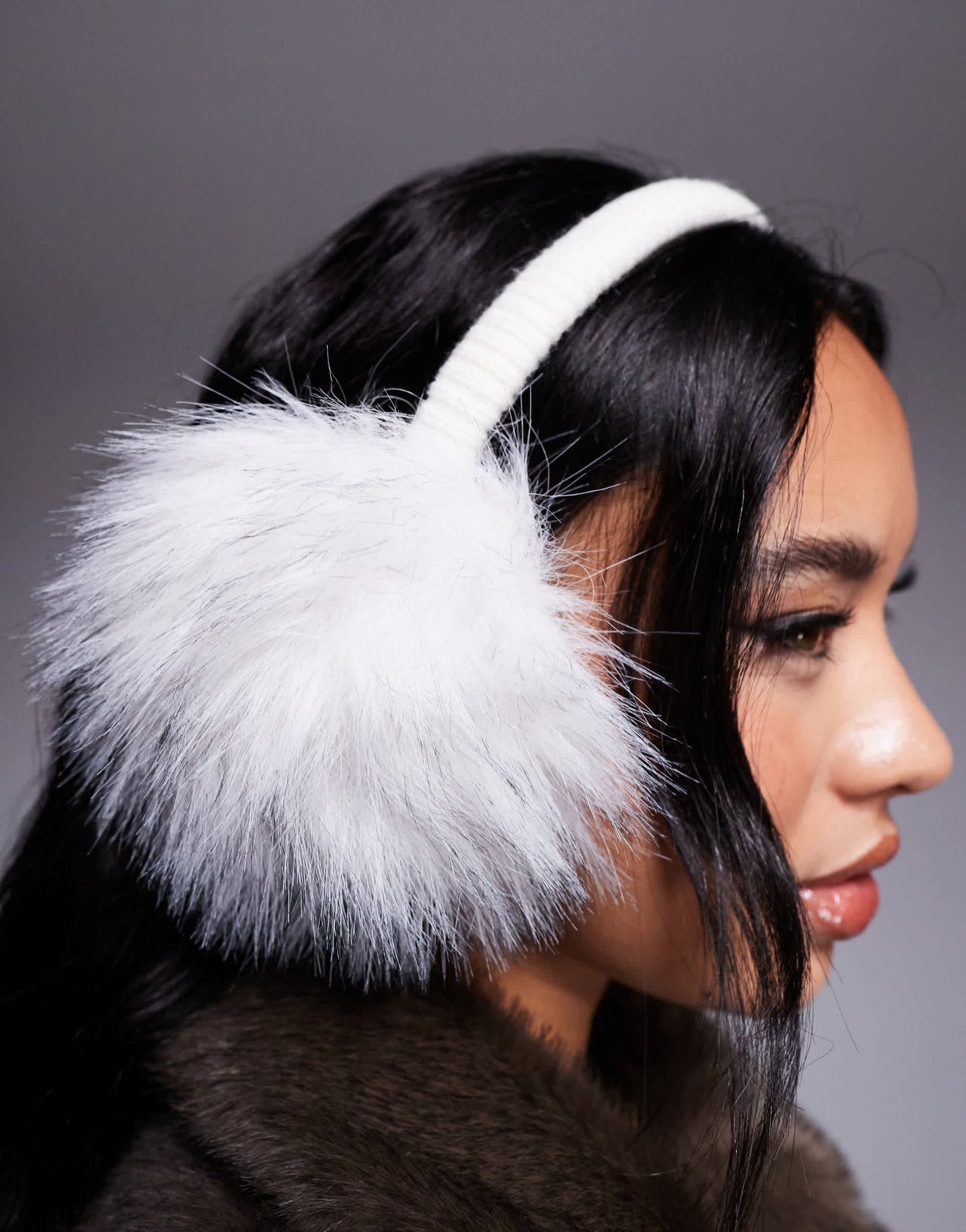 4505 Ski faux fur ear muffs in white - ASOS Sample Sale