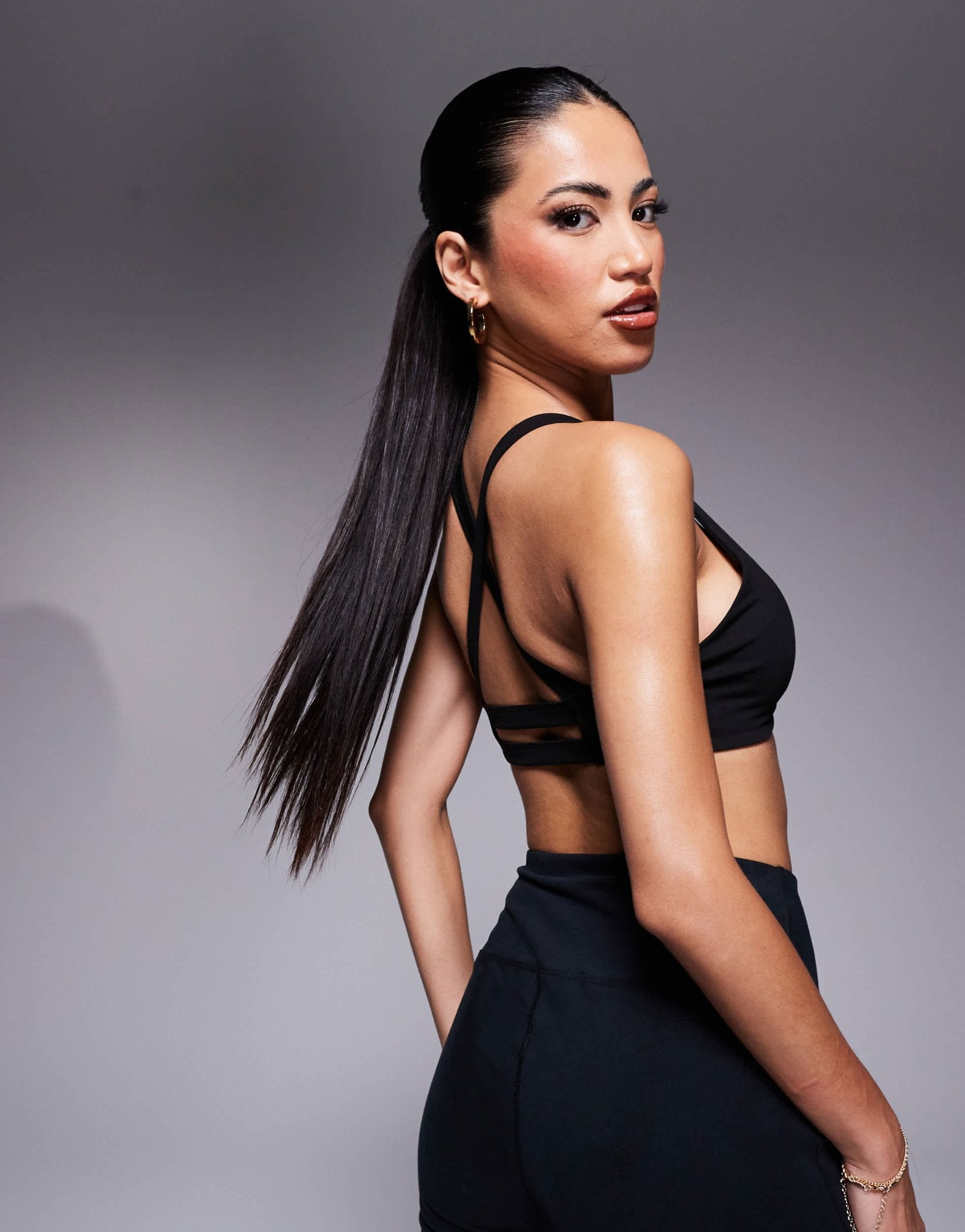 4505 soft touch light support twist front sports bra in black - ASOS Sample Sale