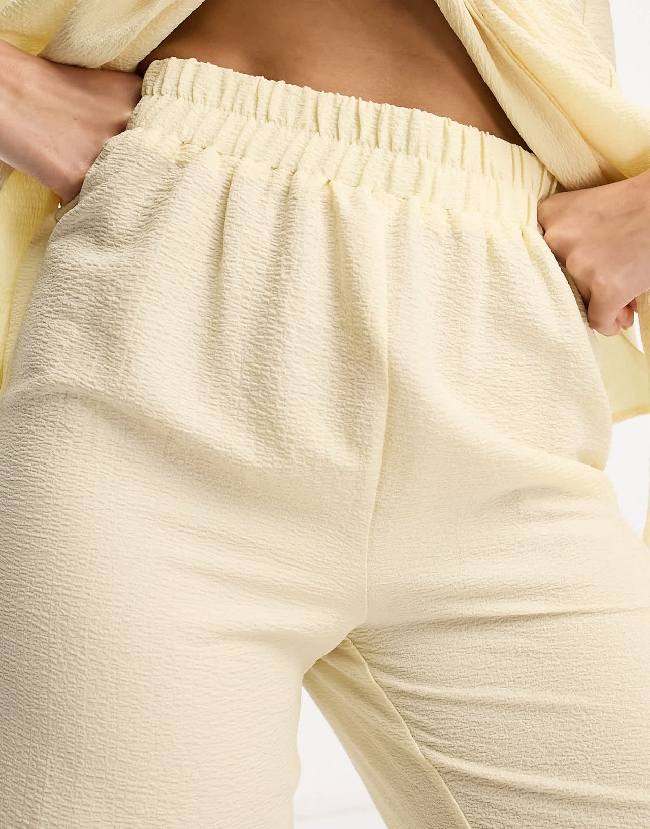 4th & Reckless breeze beach slouchy beach trouser co - ord in cream crinkle - ASOS Sample Sale