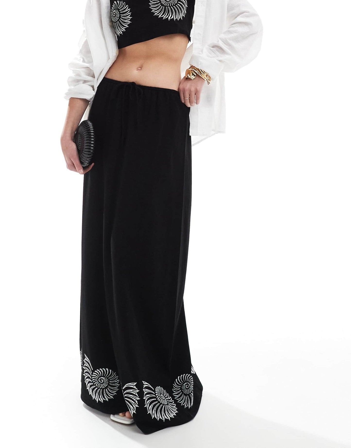 4th & Reckless linen blend embroidered shell detail beach maxi skirt co - ord in black - ASOS Sample Sale