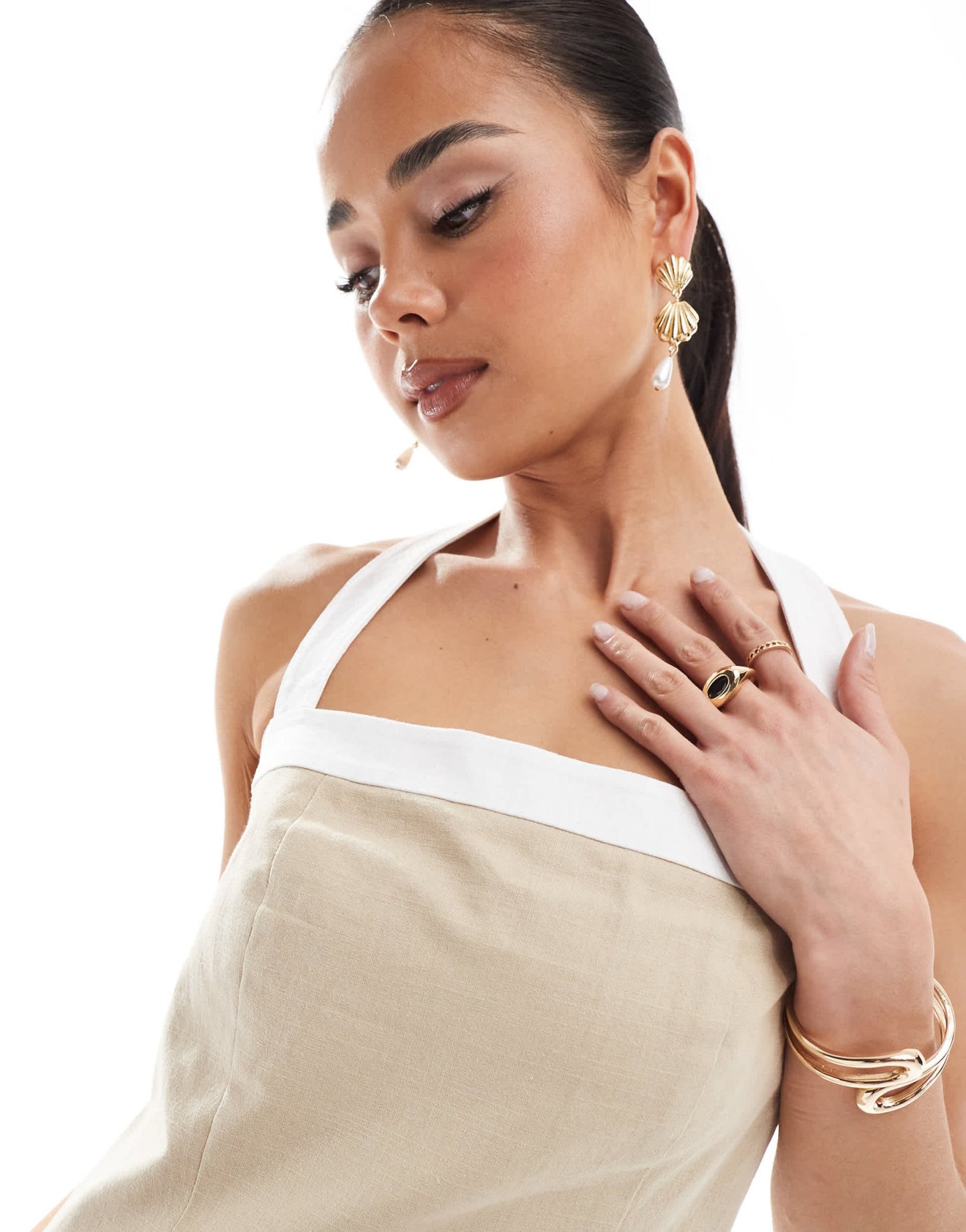 4th & Reckless linen look contrast edge halterneck mini dress in beige - ASOS Sample Sale