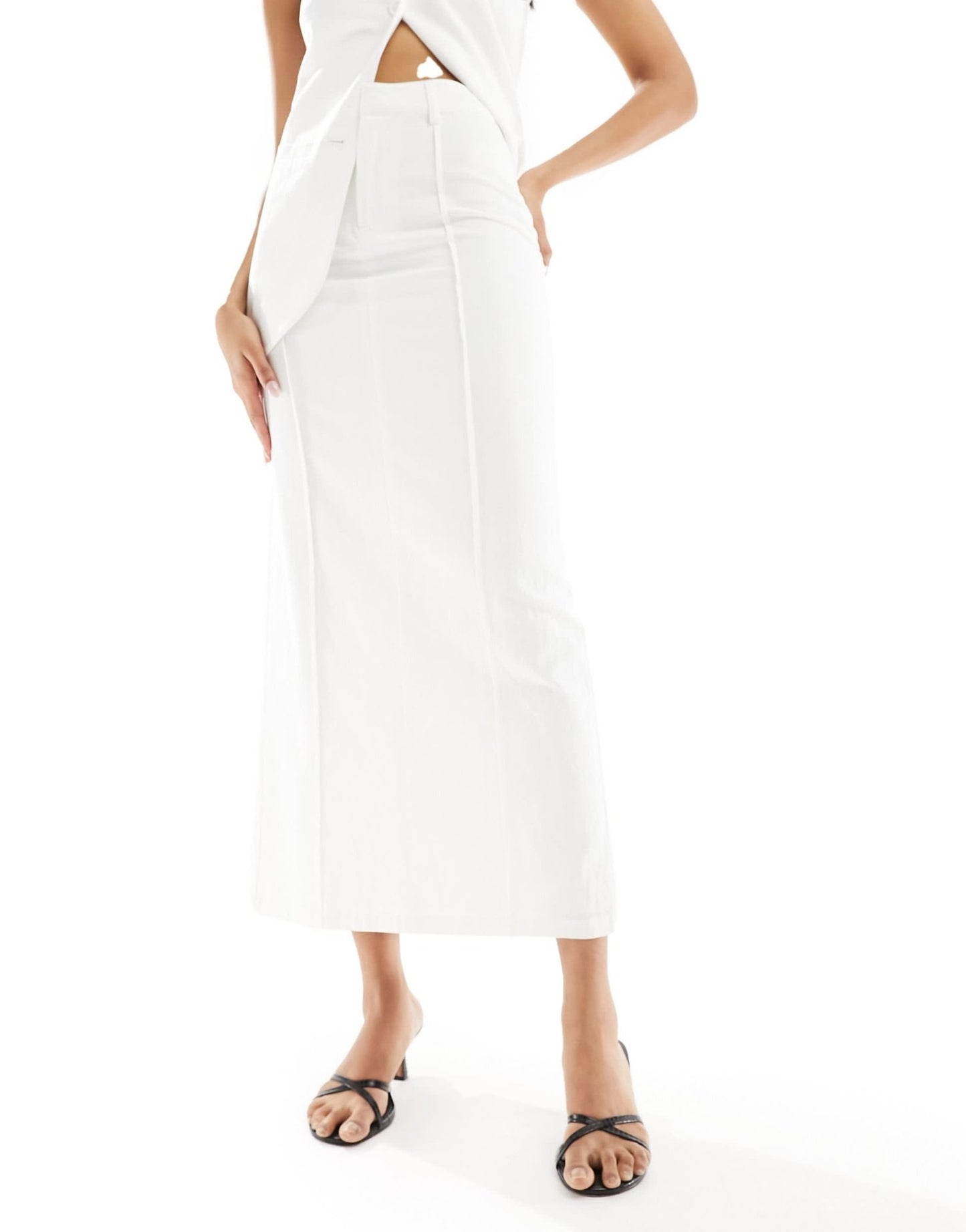 4th & Reckless linen look maxi seam detail skirt co-ord in white - ASOS Sample Sale