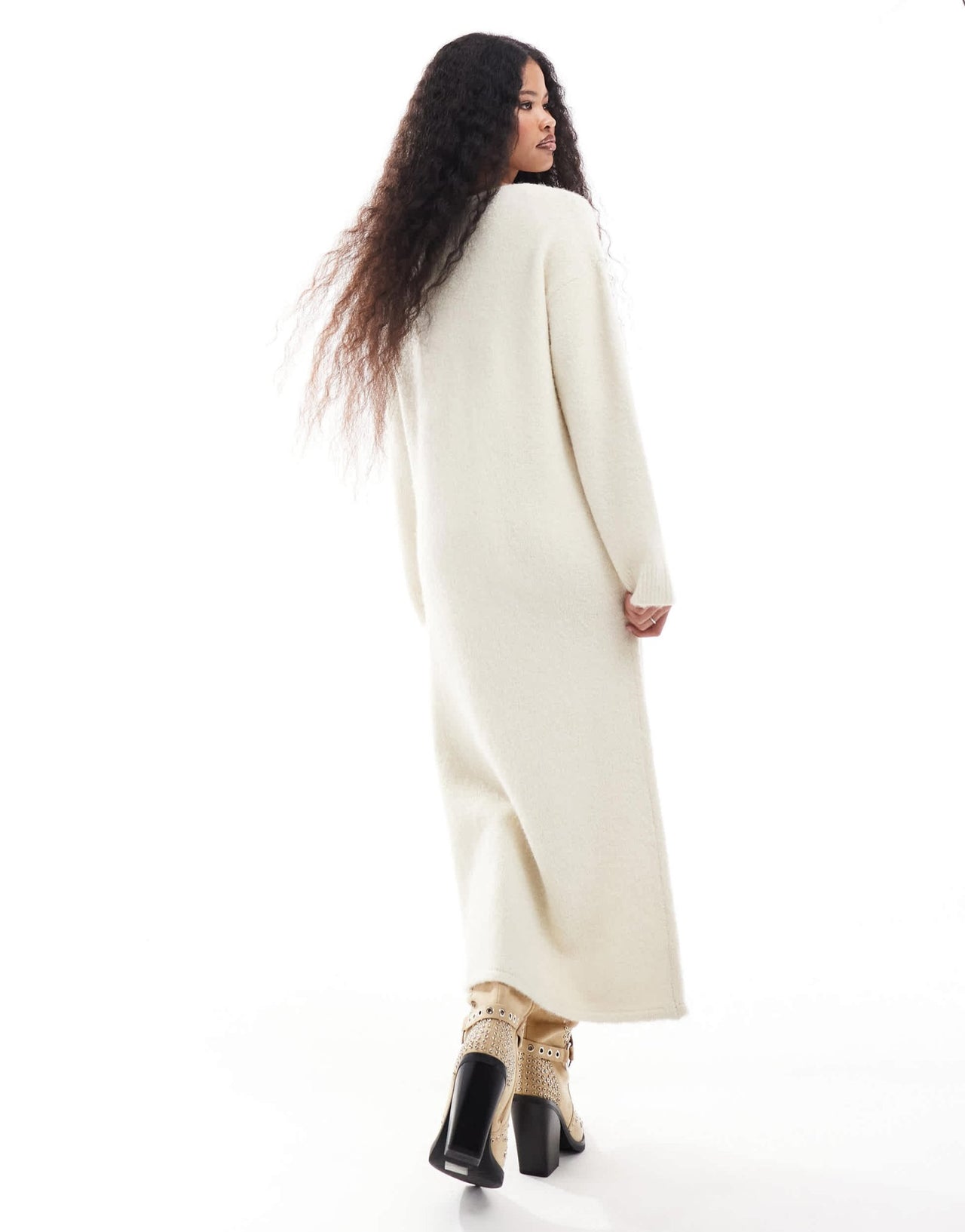4th & Reckless Petite wool mix fluffy knit v neck maxi jumper dress in cream - ASOS Sample Sale