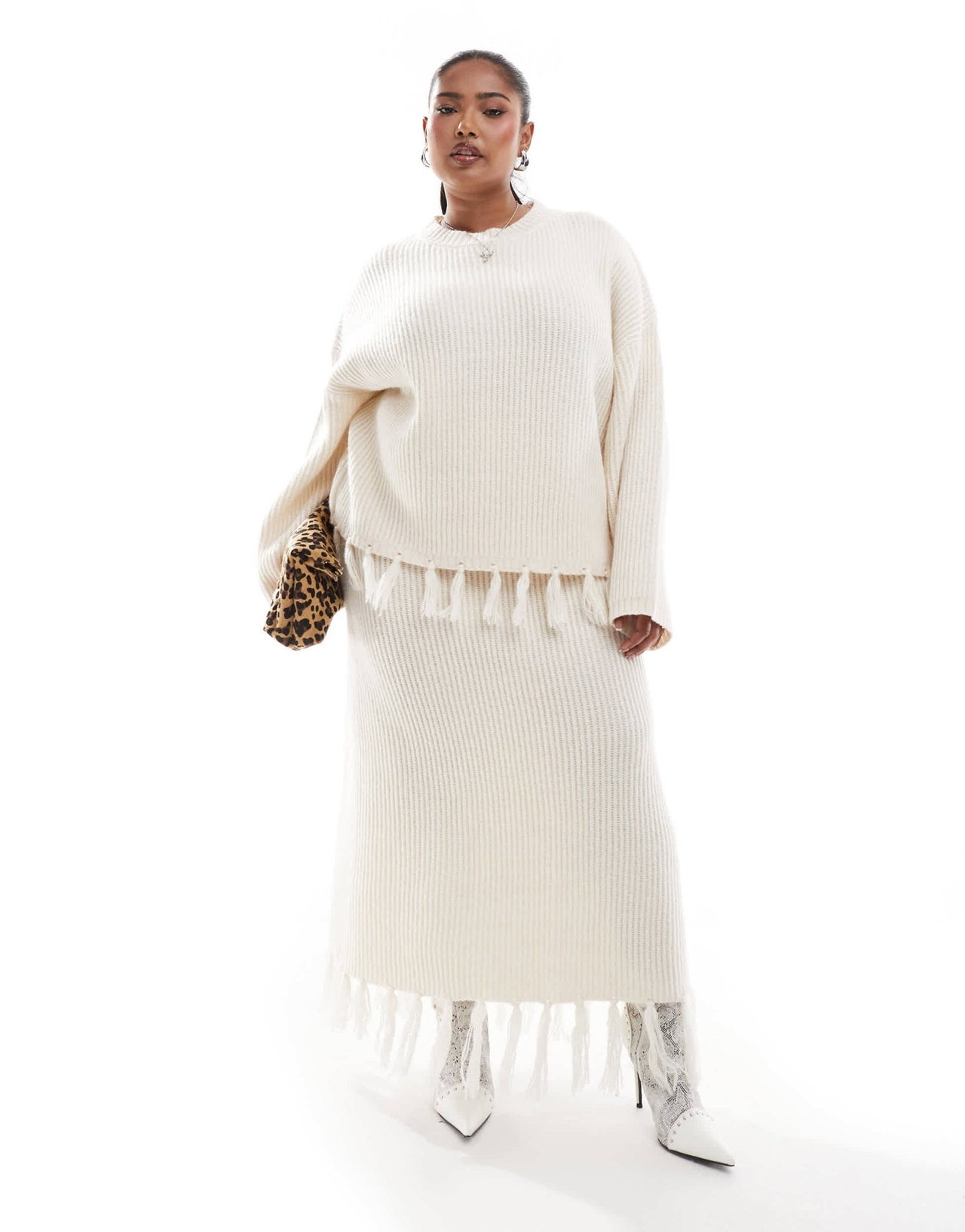 4th & Reckless Plus wool mix tassel edge knitted maxi skirt co - ord in cream - ASOS Sample Sale