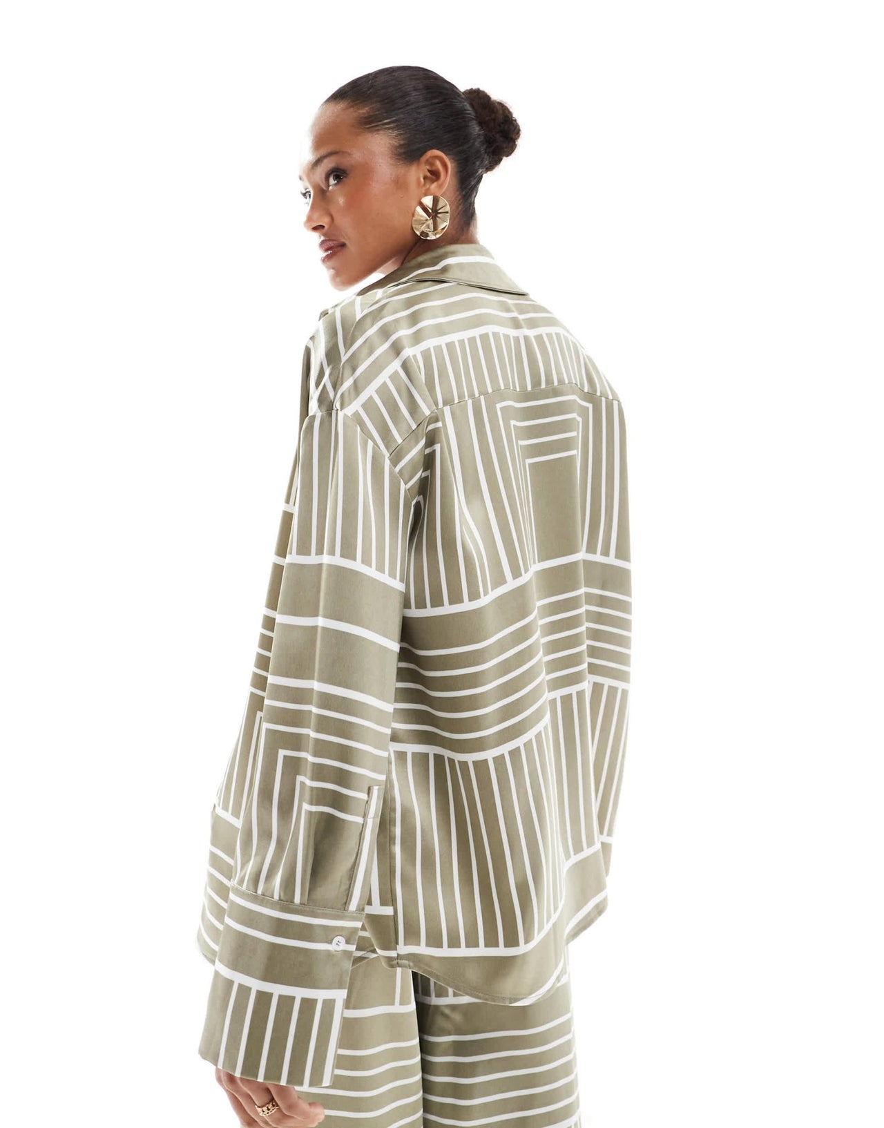 4th & Reckless satin wide cuff button front shirt co - ord in sage tile print - ASOS Sample Sale