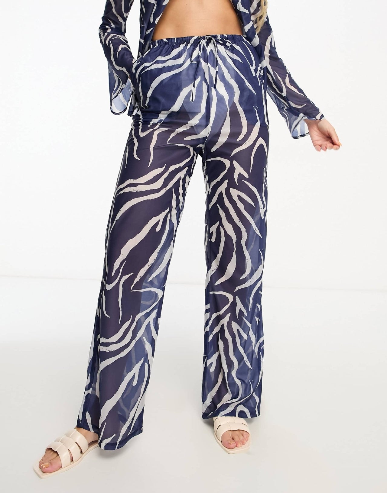 4th & Reckless sorrel sheer tie front trouser co - ord in navy zebra print - ASOS Sample Sale