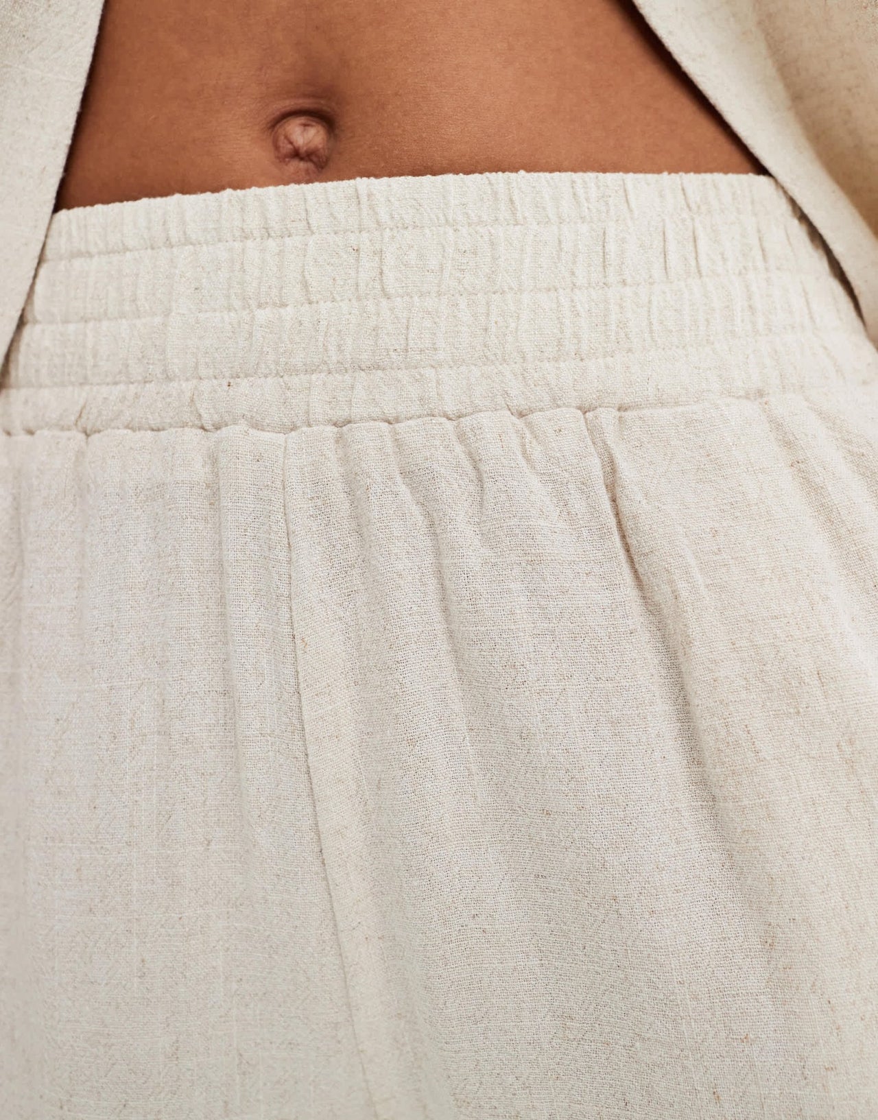 4th & Reckless Tall linen shirred waist shorts in beige - ASOS Sample Sale