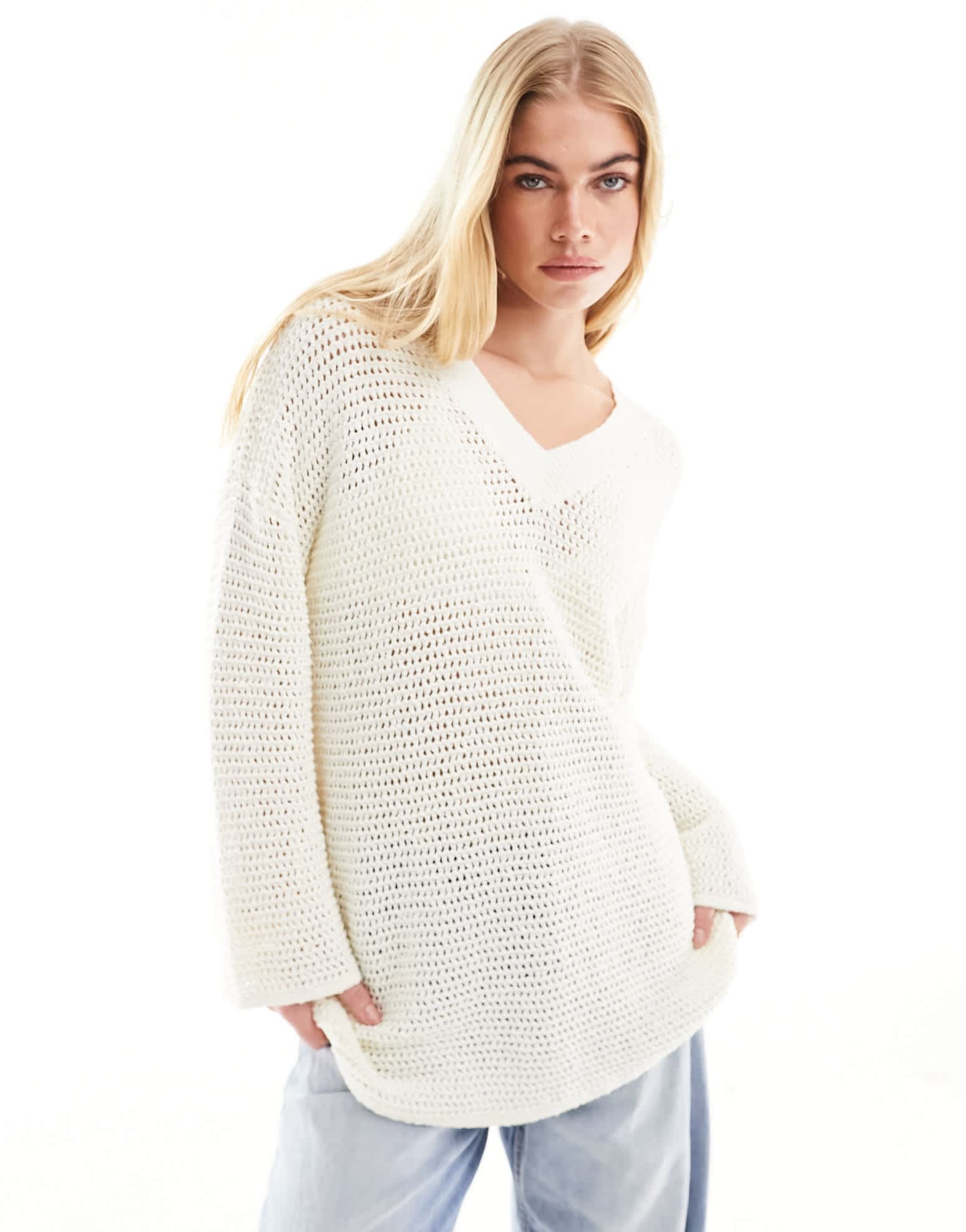 4th & Reckless v neck lightweight open knit jumper in cream - ASOS Sample Sale