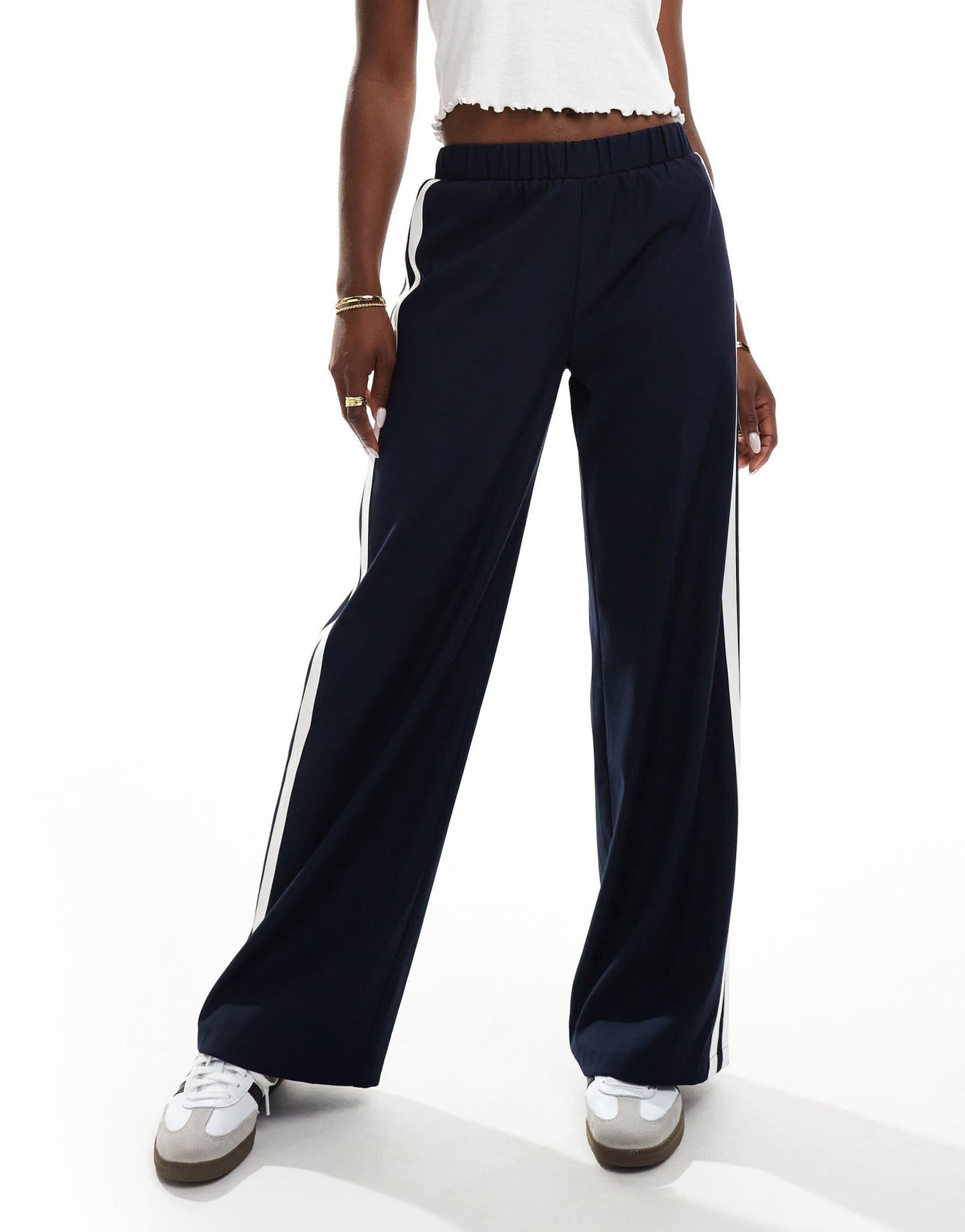 4th & Reckless wide leg tailored side stripe trousers in navy - ASOS Sample Sale