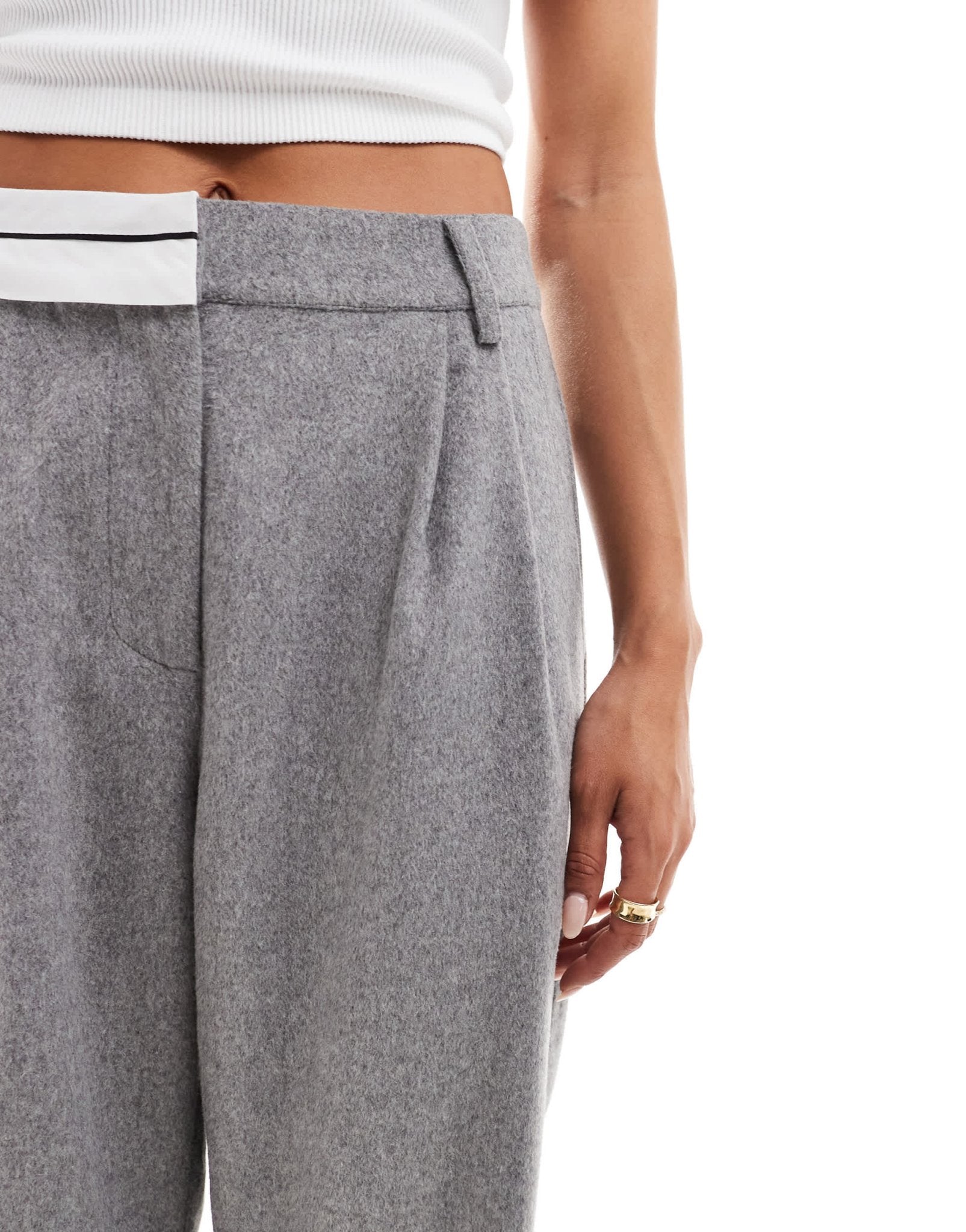4th & Reckless wool blend tailored straight leg trousers in grey - ASOS Sample Sale