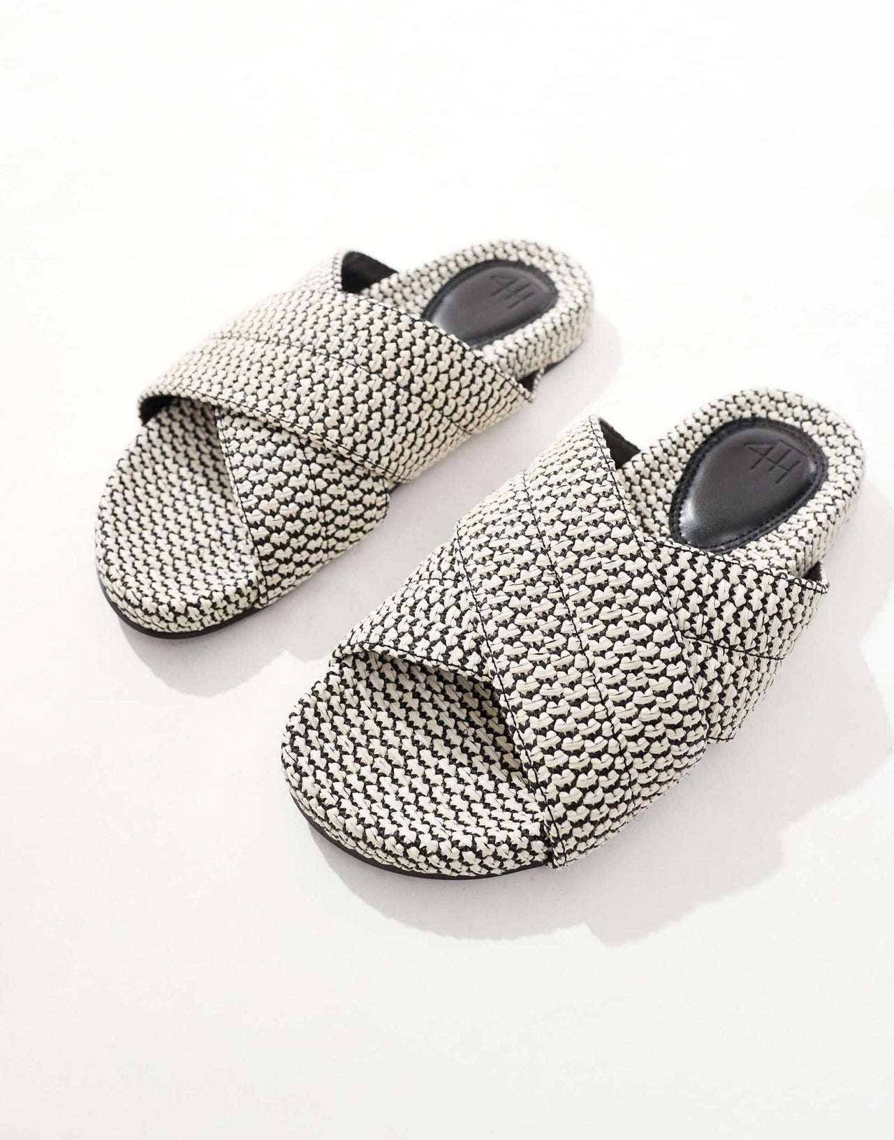 4th & Reckless woven crossover strap flat sandals in mono - ASOS Sample Sale