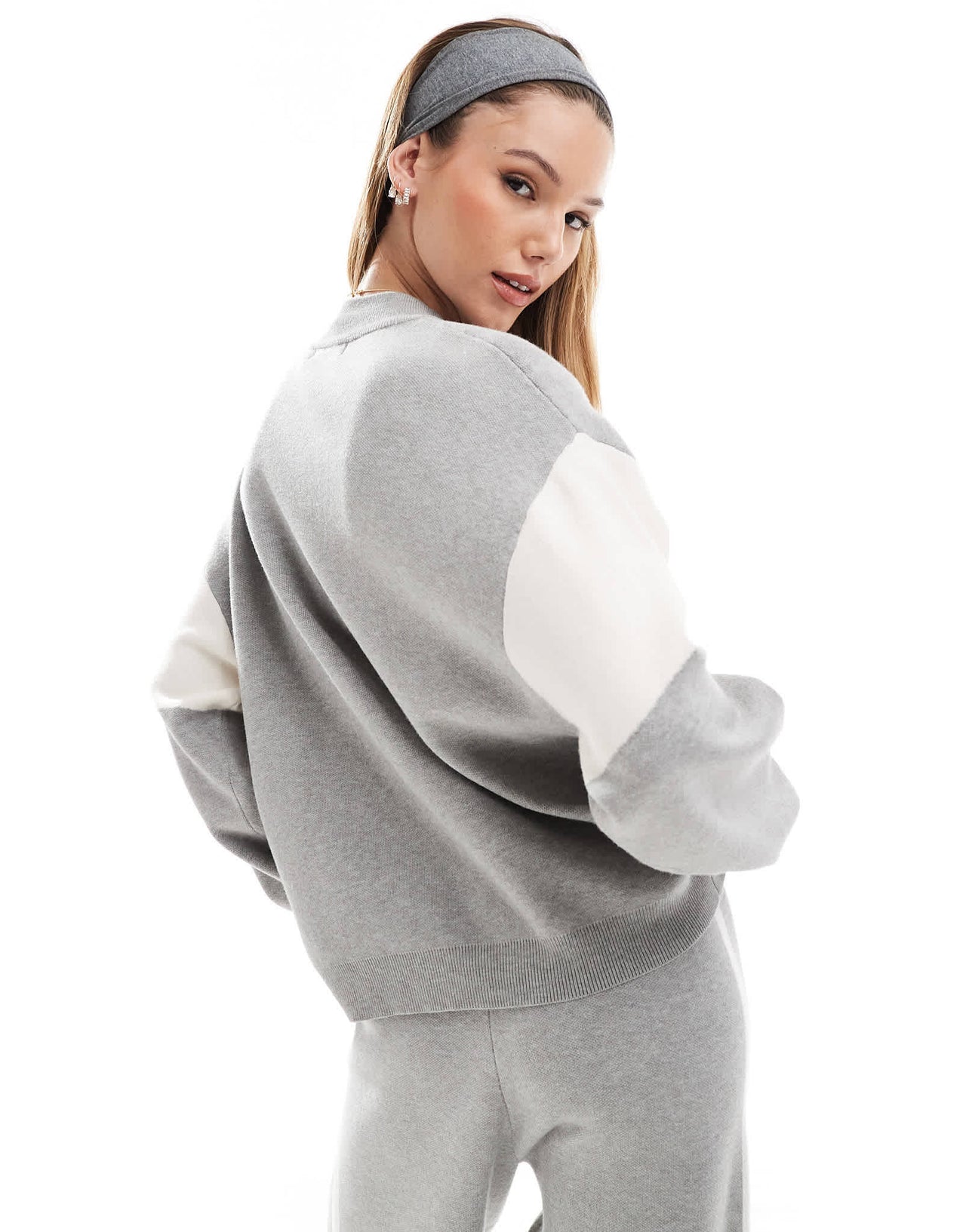 4th & Reckless x Felicia Wedin Apres Ski fourth 1850 logo knit contrast sleeve jumper co - ord in grey - ASOS Sample Sale