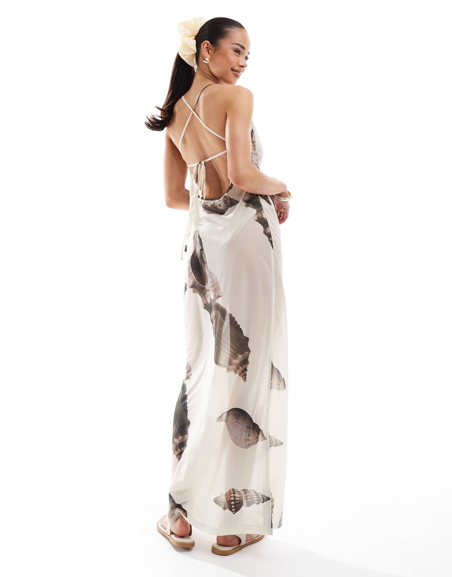 4th&nbsp;& Reckless cowl neck open tie back mesh maxi beach dress in cream shell print - ASOS Sample Sale