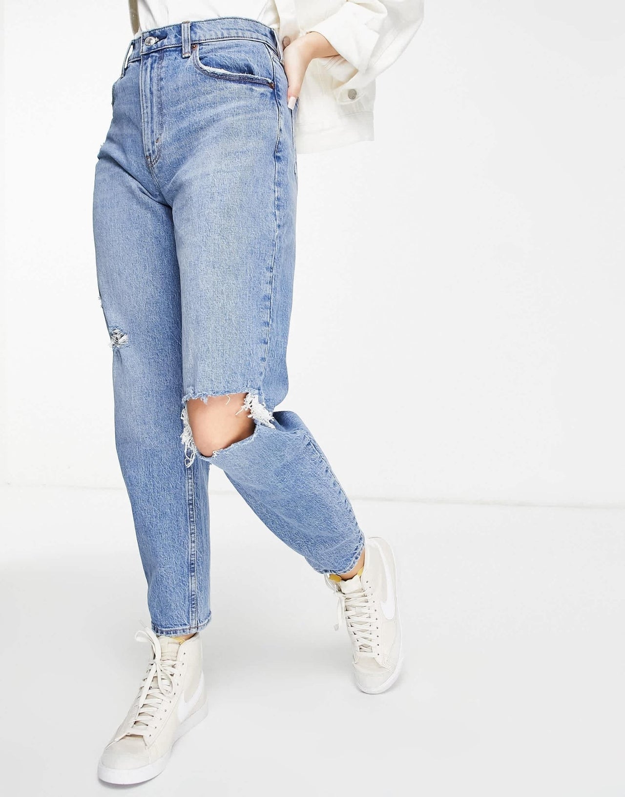 Abercrombie &Fitch 80's mom ripped jean in mid wash - ASOS Sample Sale
