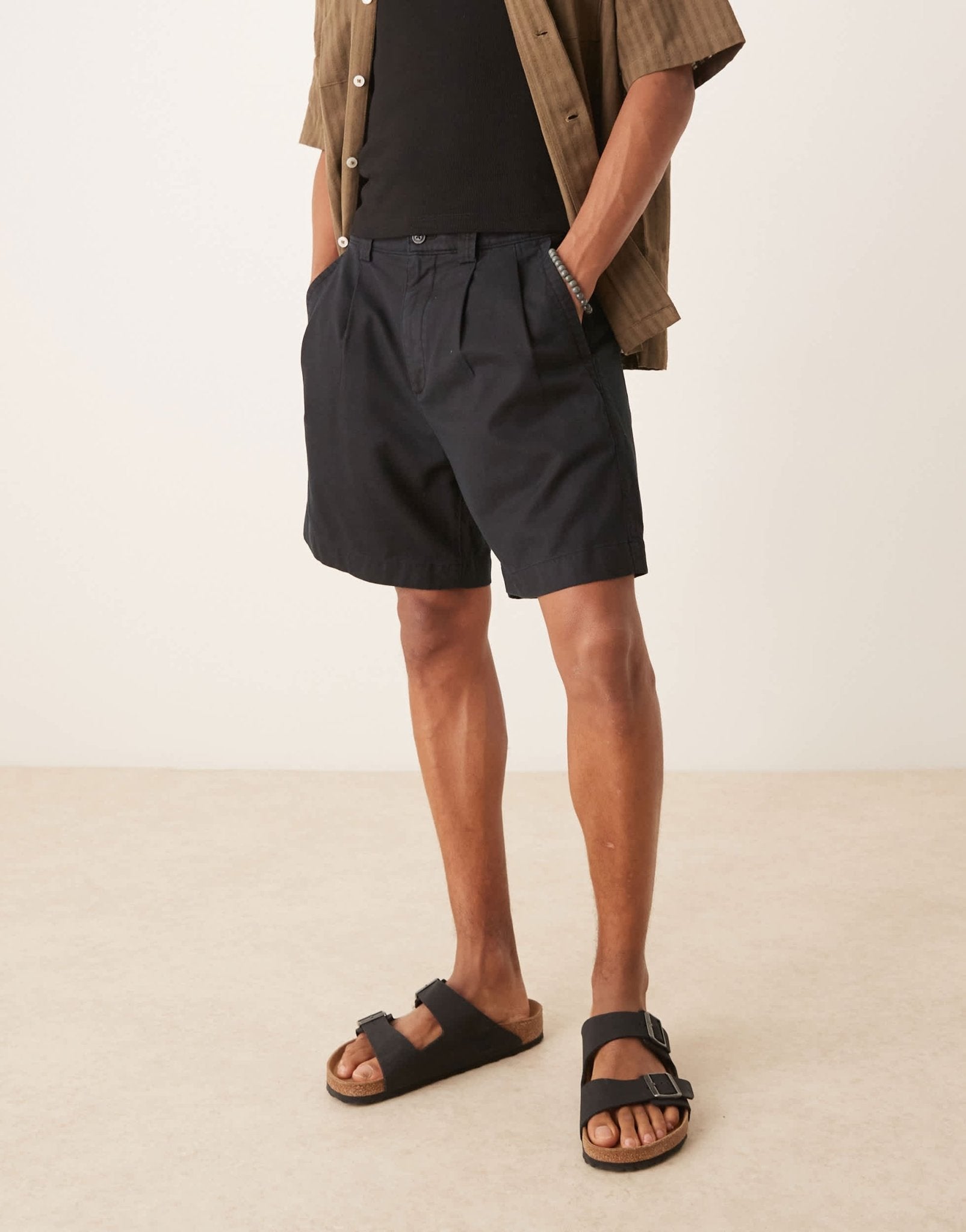 Abercrombie & Fitch 9"""" pleated short in black - ASOS Sample Sale