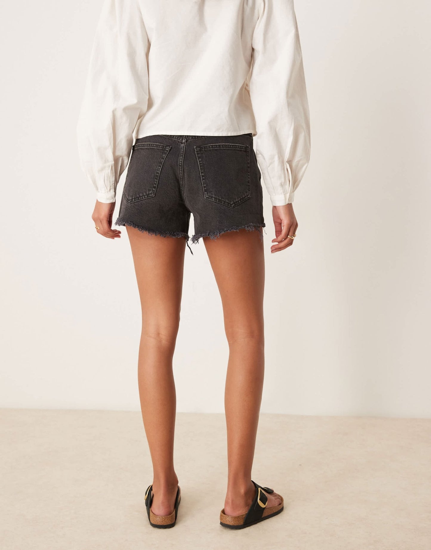 Abercrombie & Fitch 90's cut-off short in medium black - ASOS Sample Sale