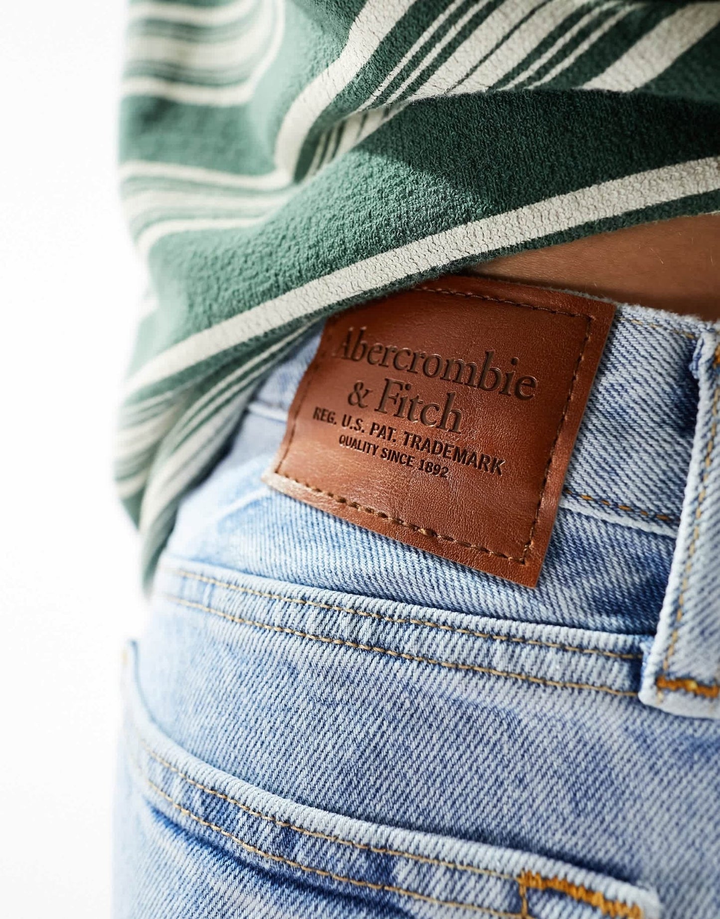 Abercrombie & Fitch 90s loose fit jeans in light wash - ASOS Sample Sale