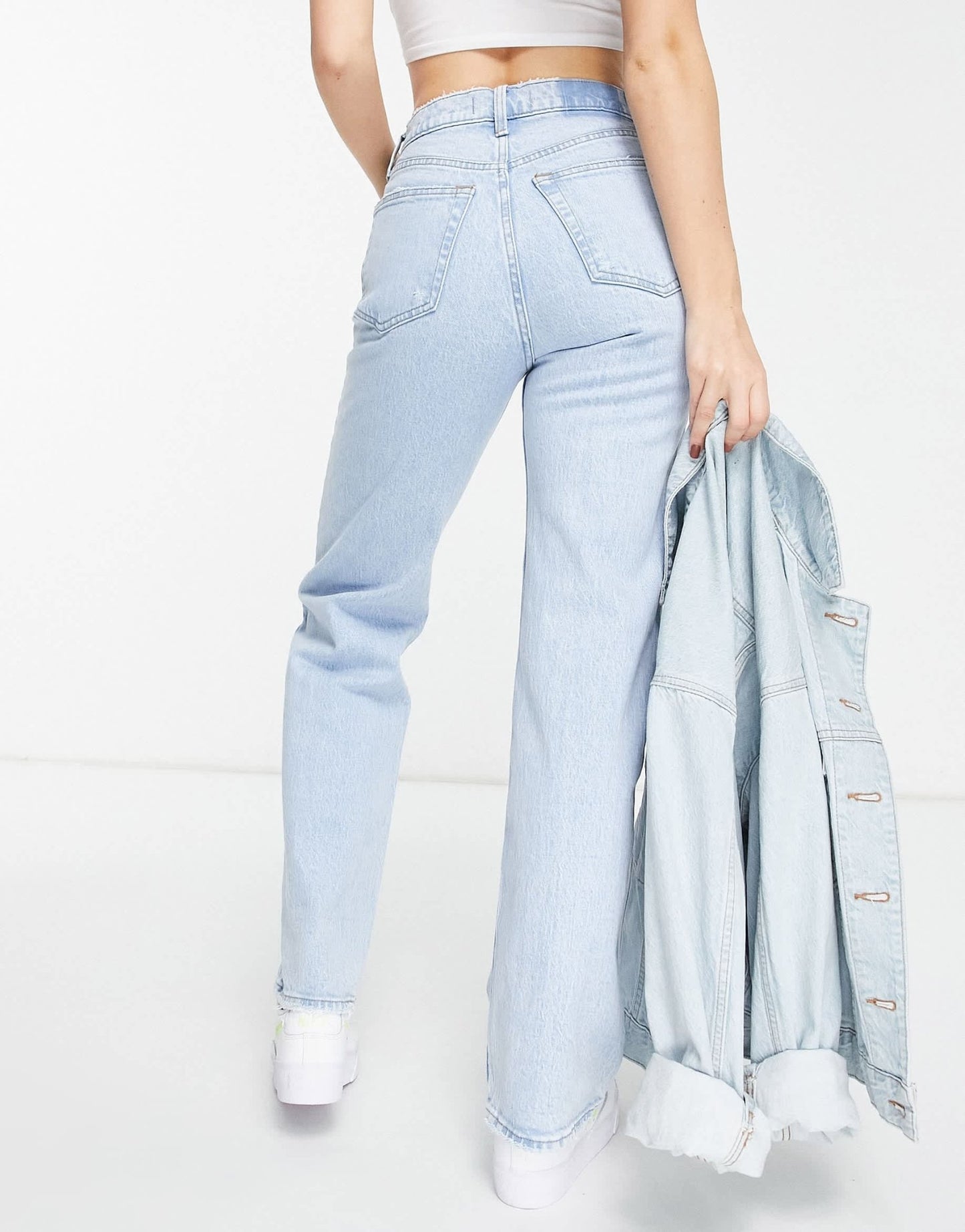 Abercrombie & Fitch 90's relaxed straight leg jeans in light wash - ASOS Sample Sale