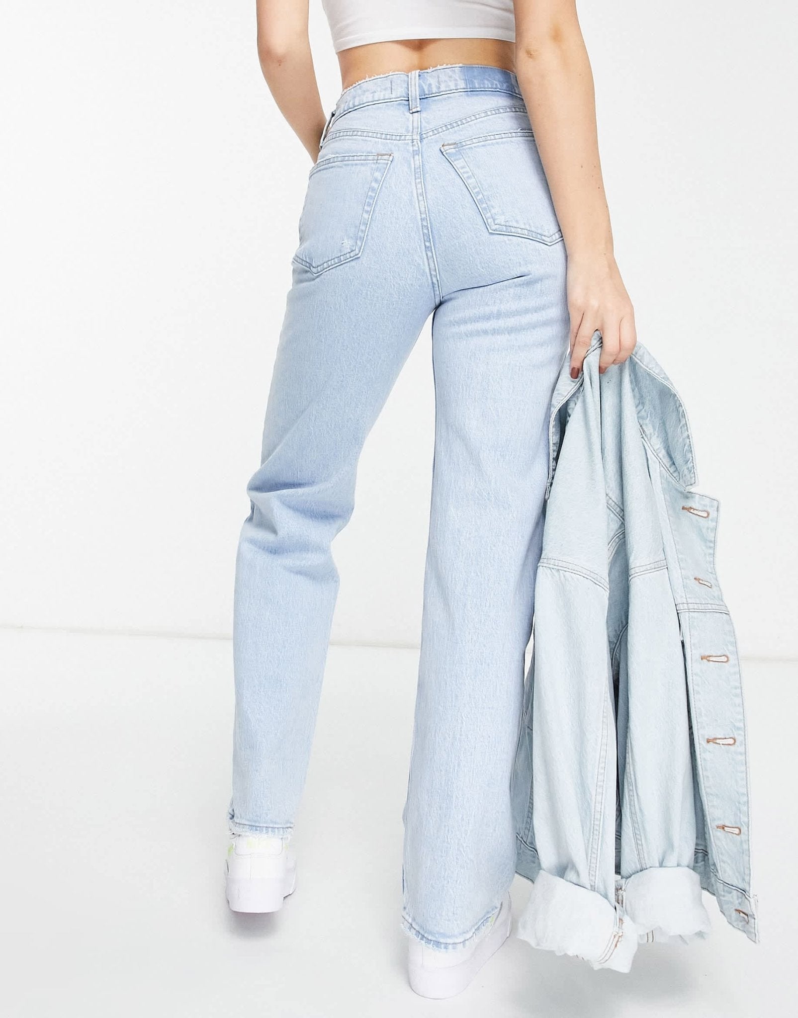 Abercrombie & Fitch 90's relaxed straight leg jeans in light wash - ASOS Sample Sale