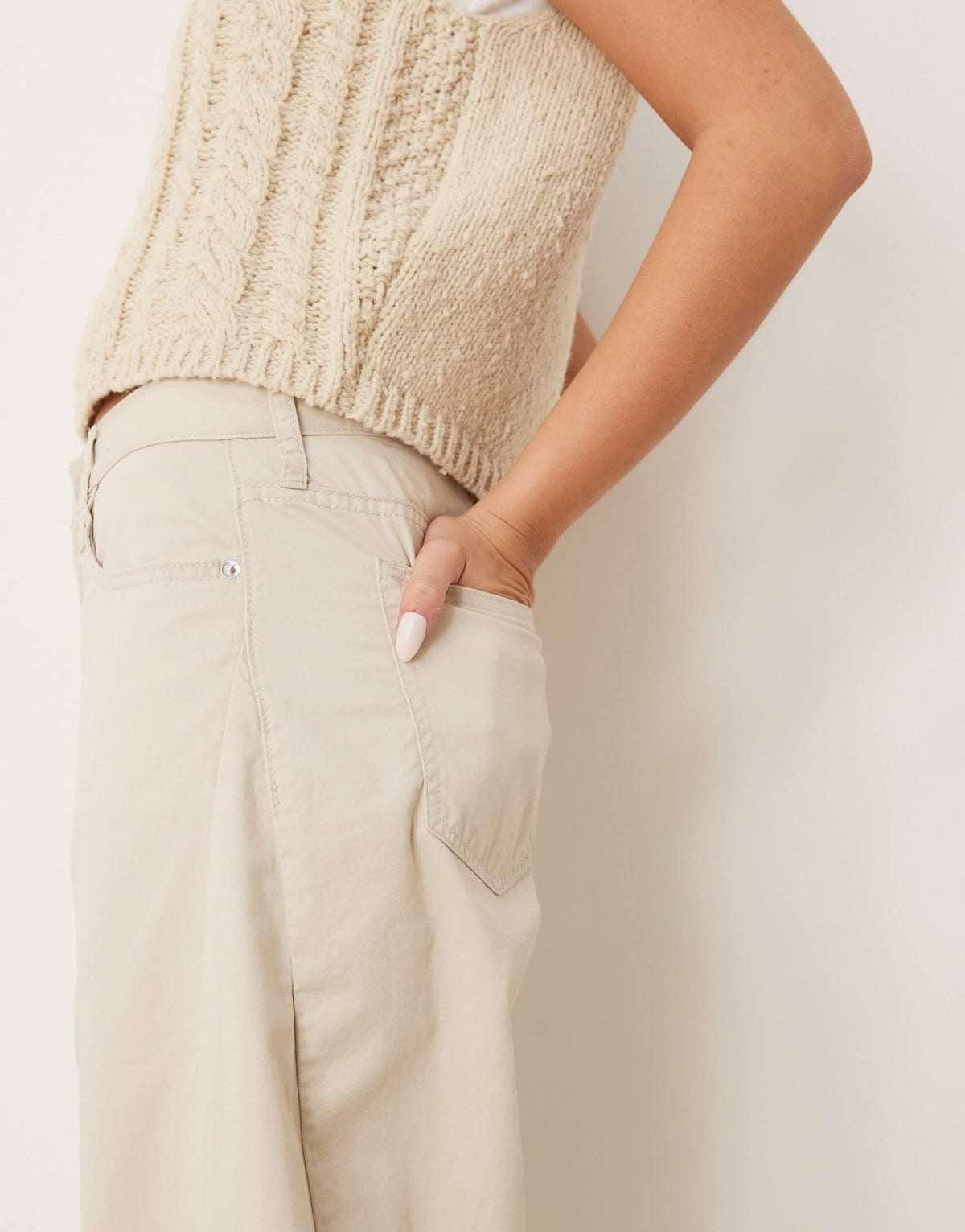 Abercrombie & Fitch barrel balloon pant in cream - ASOS Sample Sale