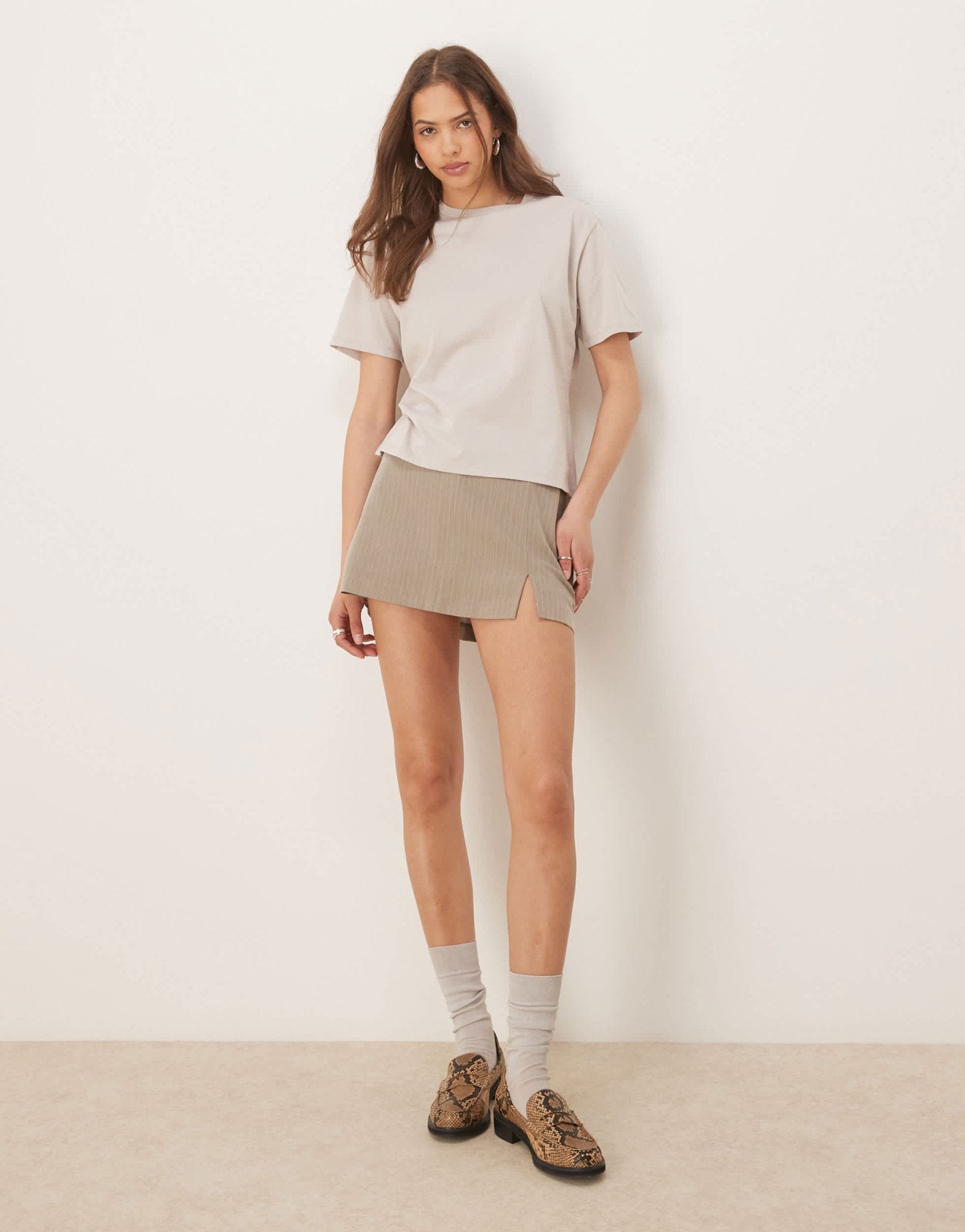 Abercrombie & Fitch cropped t-shirt in beige - ASOS Sample Sale