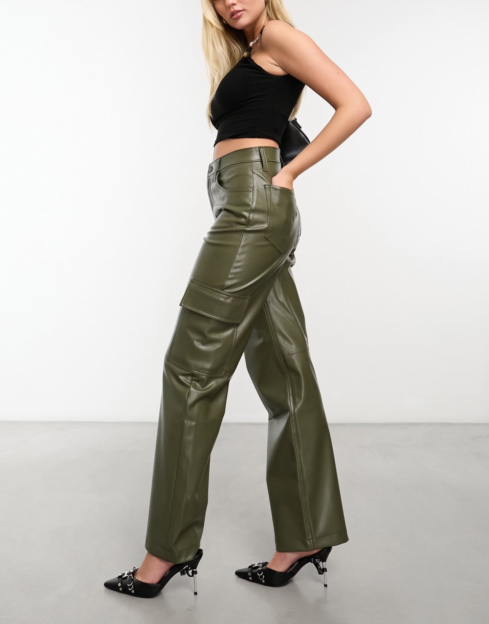 Abercrombie & Fitch Curve Love 90s relaxed faux leather cargo trousers in green - ASOS Sample Sale