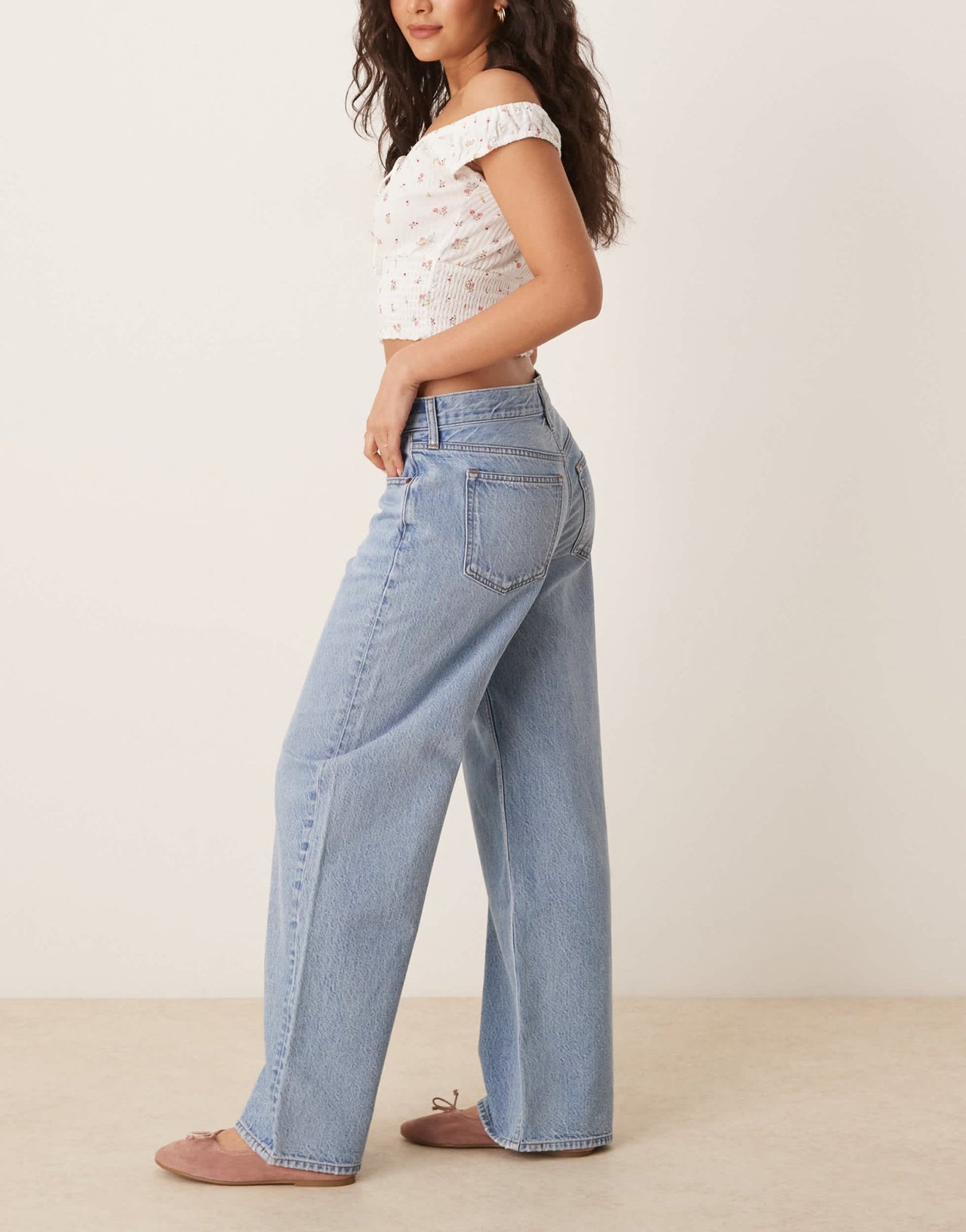 Abercrombie & Fitch curve love low rise ultra loose jeans in light wash - ASOS Sample Sale