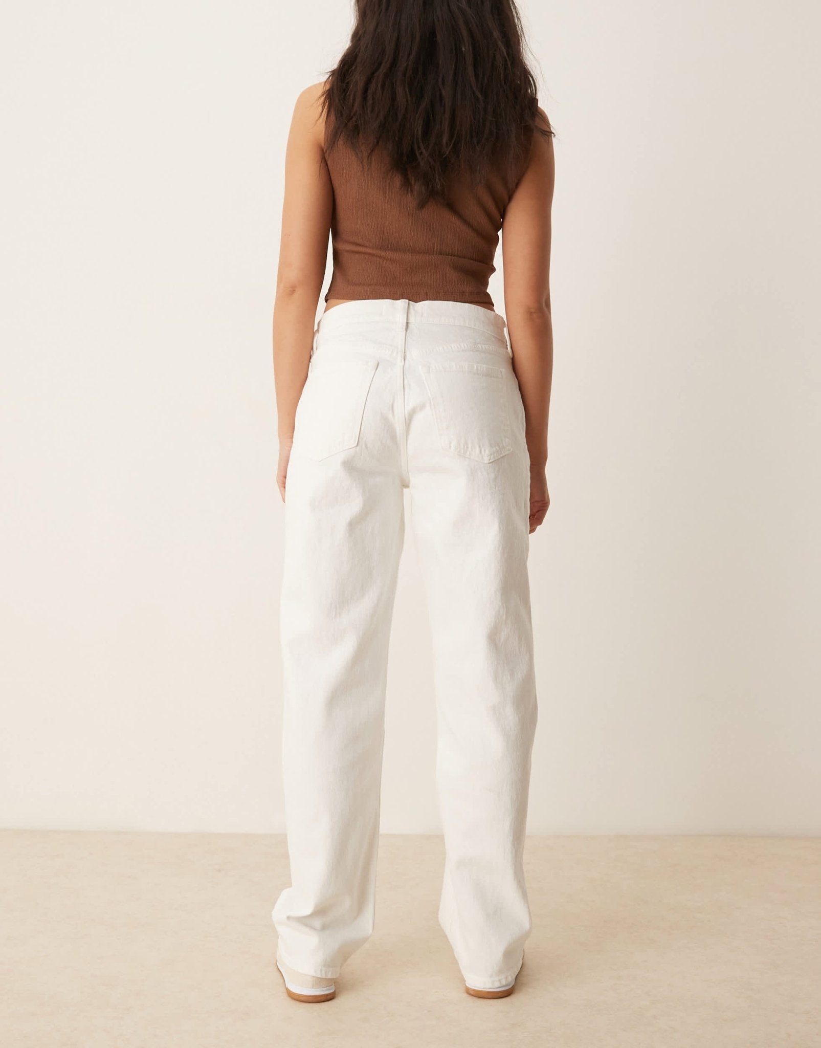 Abercrombie & Fitch Curve low rise 90s relaxed in clean white - ASOS Sample Sale