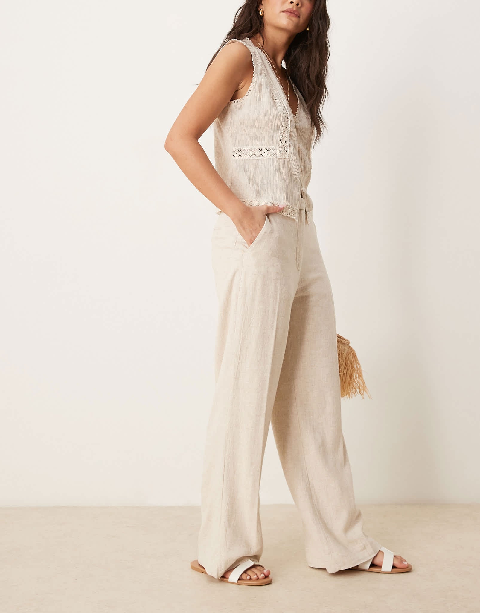 Abercrombie & Fitch high rise straight leg trousers in beige - ASOS Sample Sale