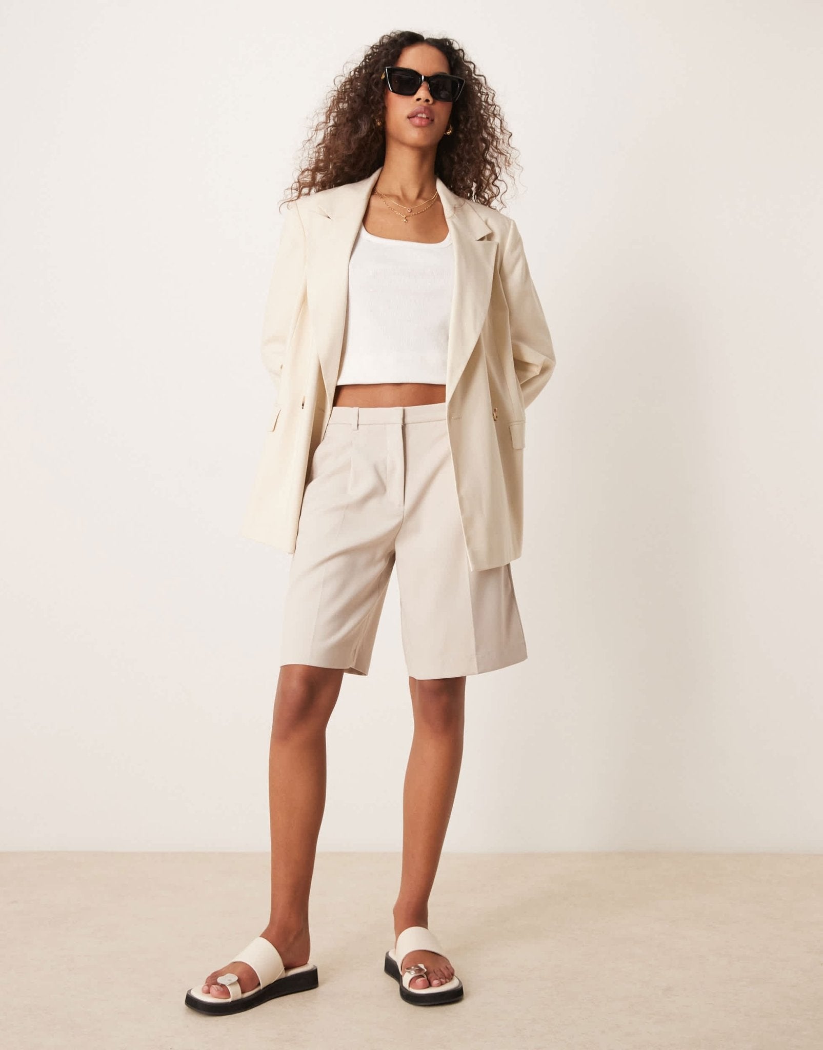 Abercrombie & Fitch mid rise bermuda shorts in beige - ASOS Sample Sale
