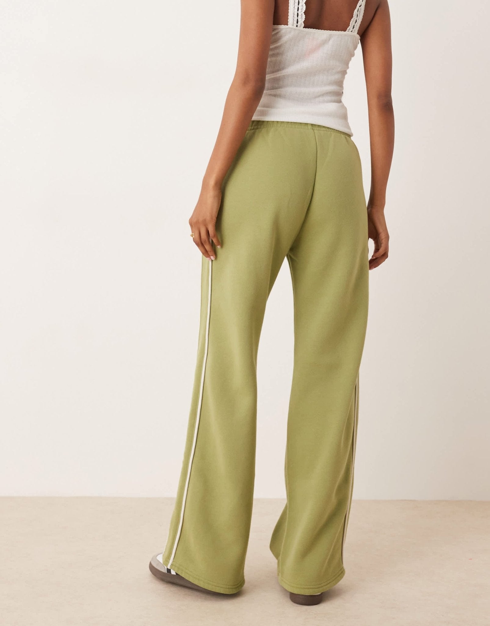 Abercrombie & Fitch mid rise wide leg jogger in sage green - ASOS Sample Sale