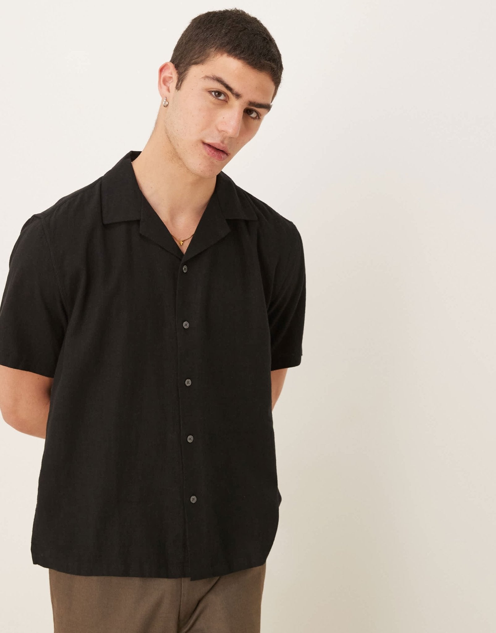 Abercrombie & Fitch short sleeve linen shirt in black - ASOS Sample Sale