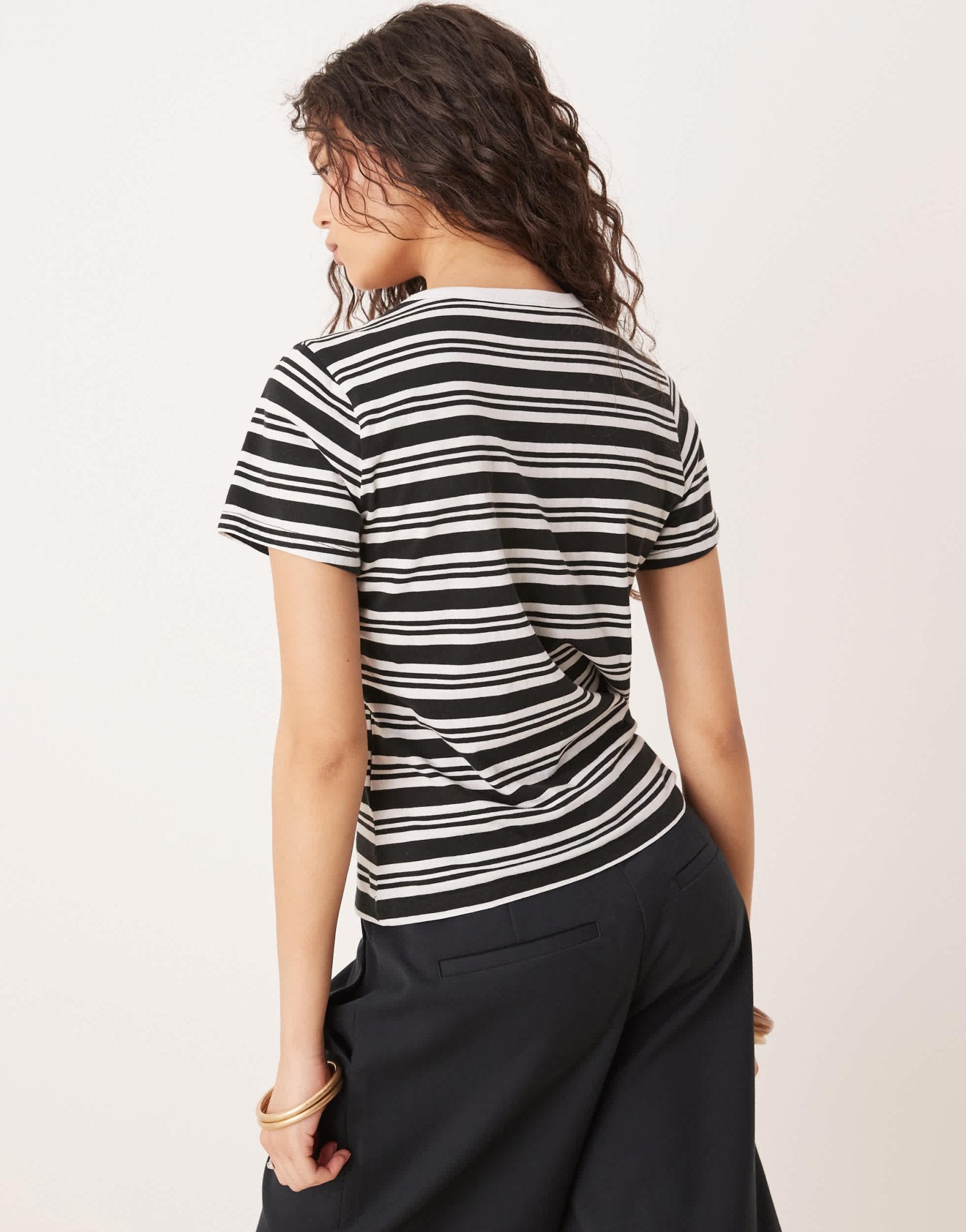 Abercrombie & Fitch short sleeve skimming tee in black stripe - ASOS Sample Sale