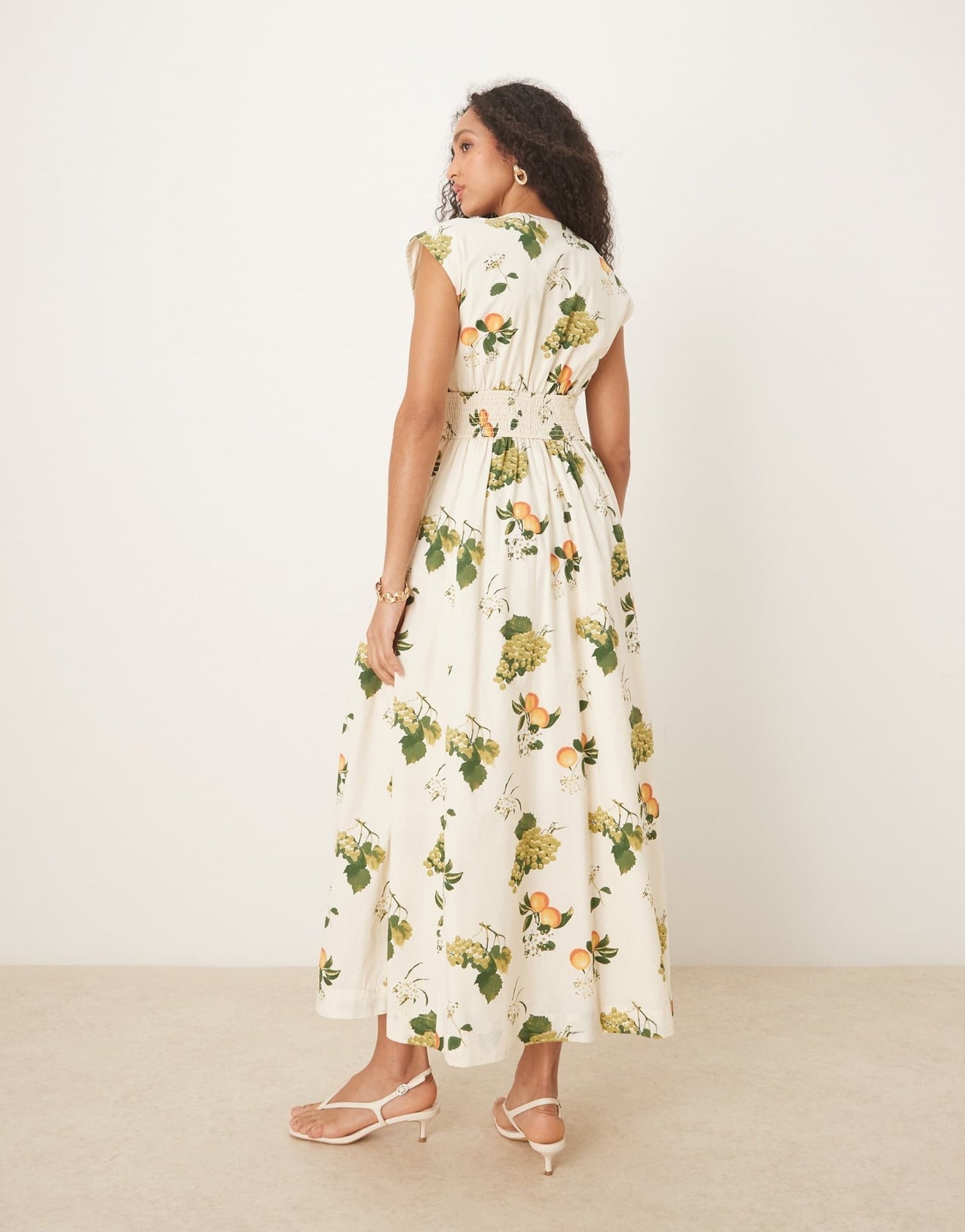 Abercrombie & Fitch sleeveless v neck maxi dress in fruit print - ASOS Sample Sale