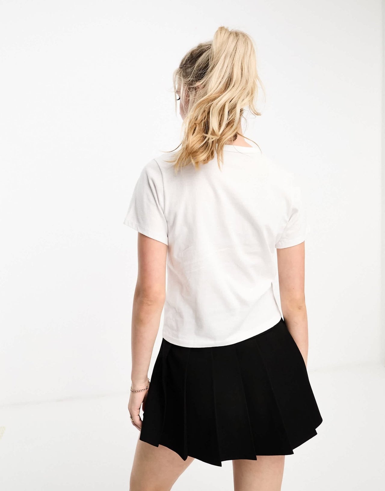 Abercrombie & Fitch slim printed t-shirt in white - ASOS Sample Sale