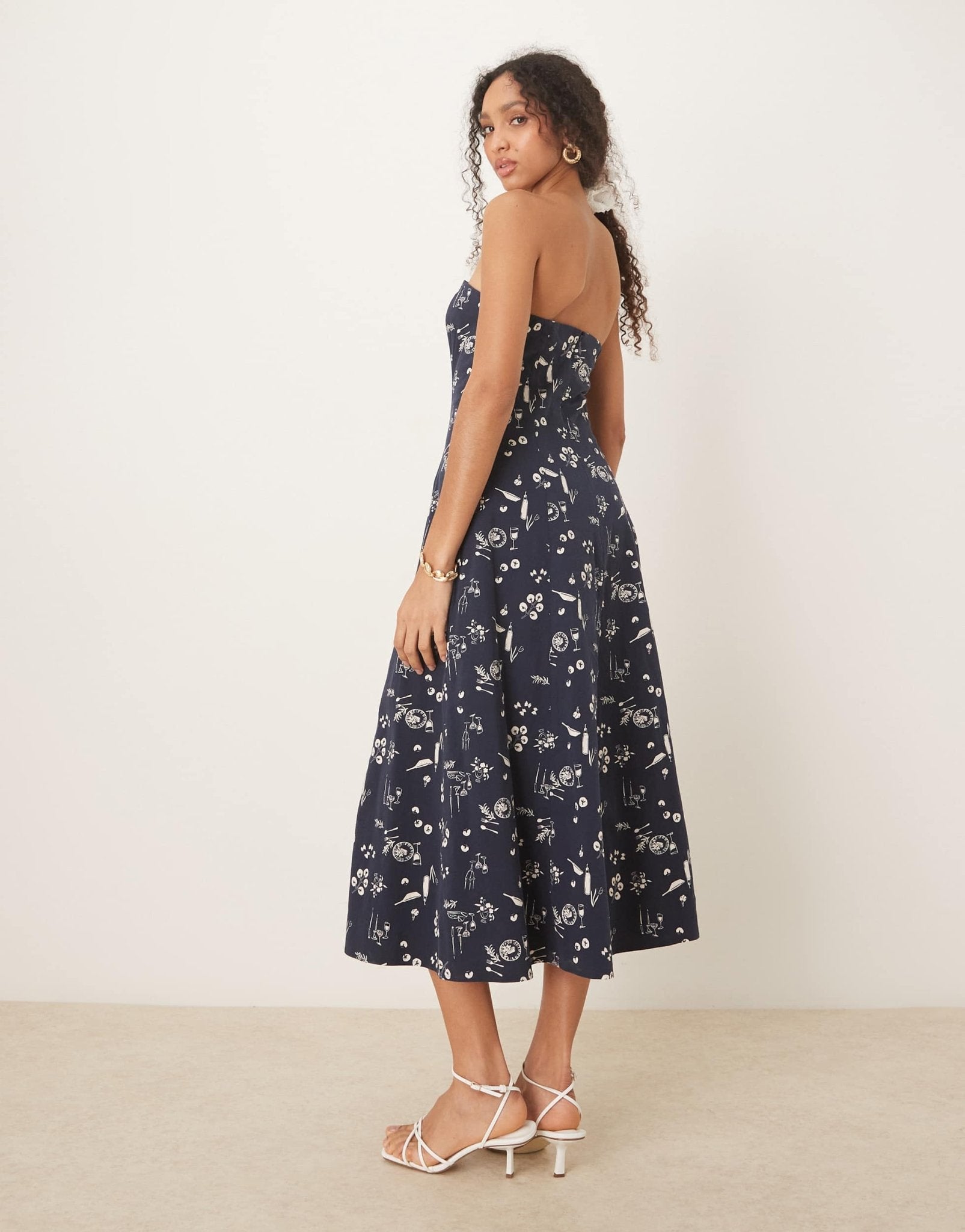 Abercrombie & Fitch strapless flare midi dress in blue floral - ASOS Sample Sale