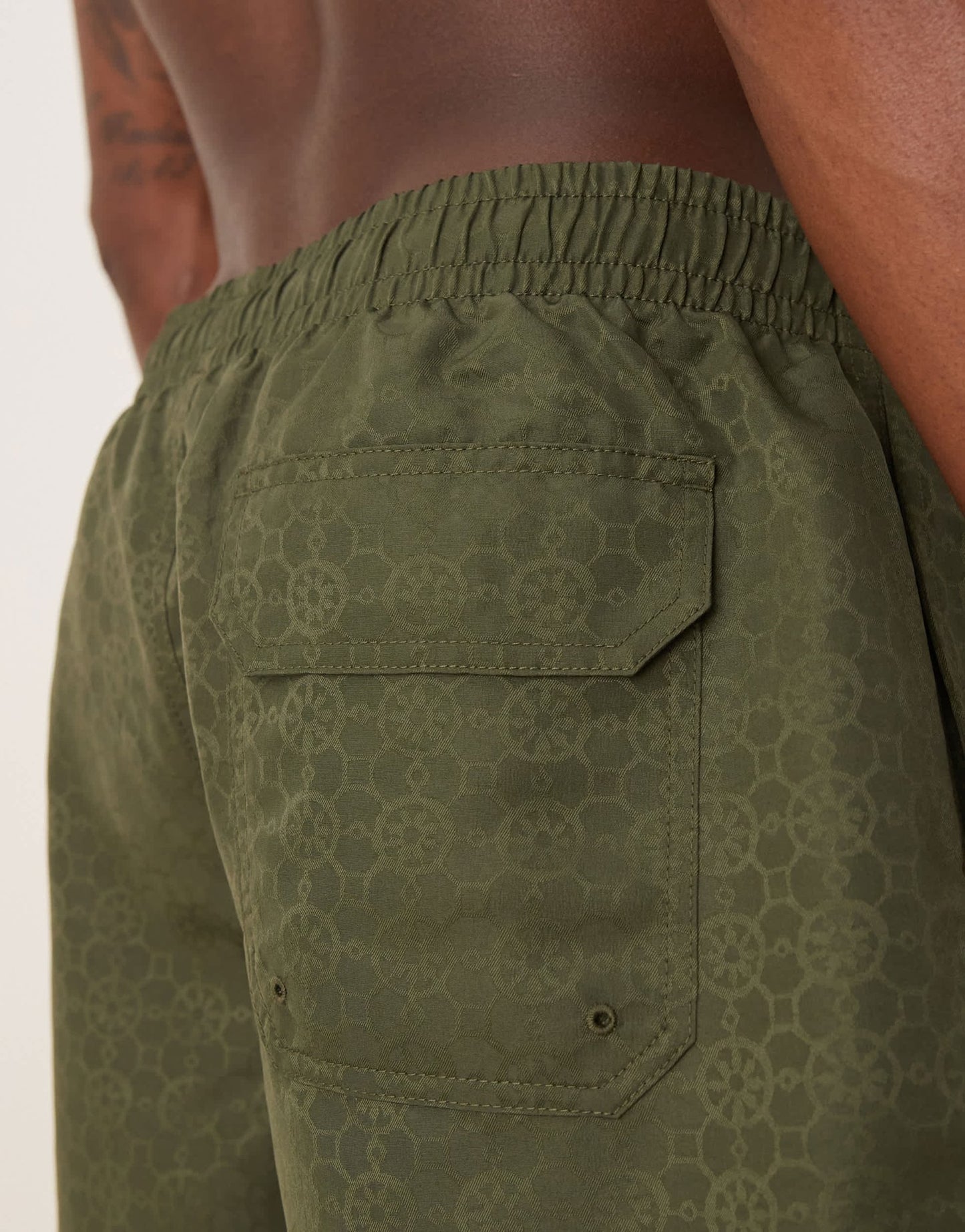 Abercrombie & Fitch swimwear 5"""" short in green leaf print - ASOS Sample Sale