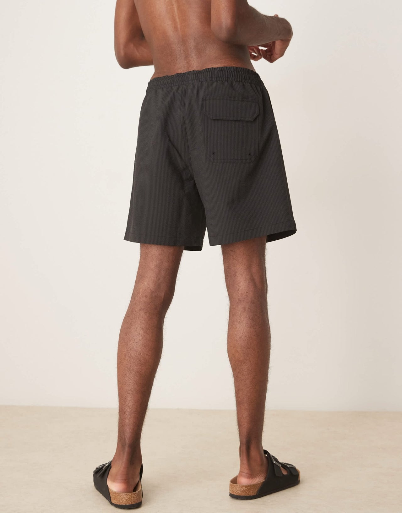 Abercrombie & Fitch swimwear 7"""" short in black - ASOS Sample Sale