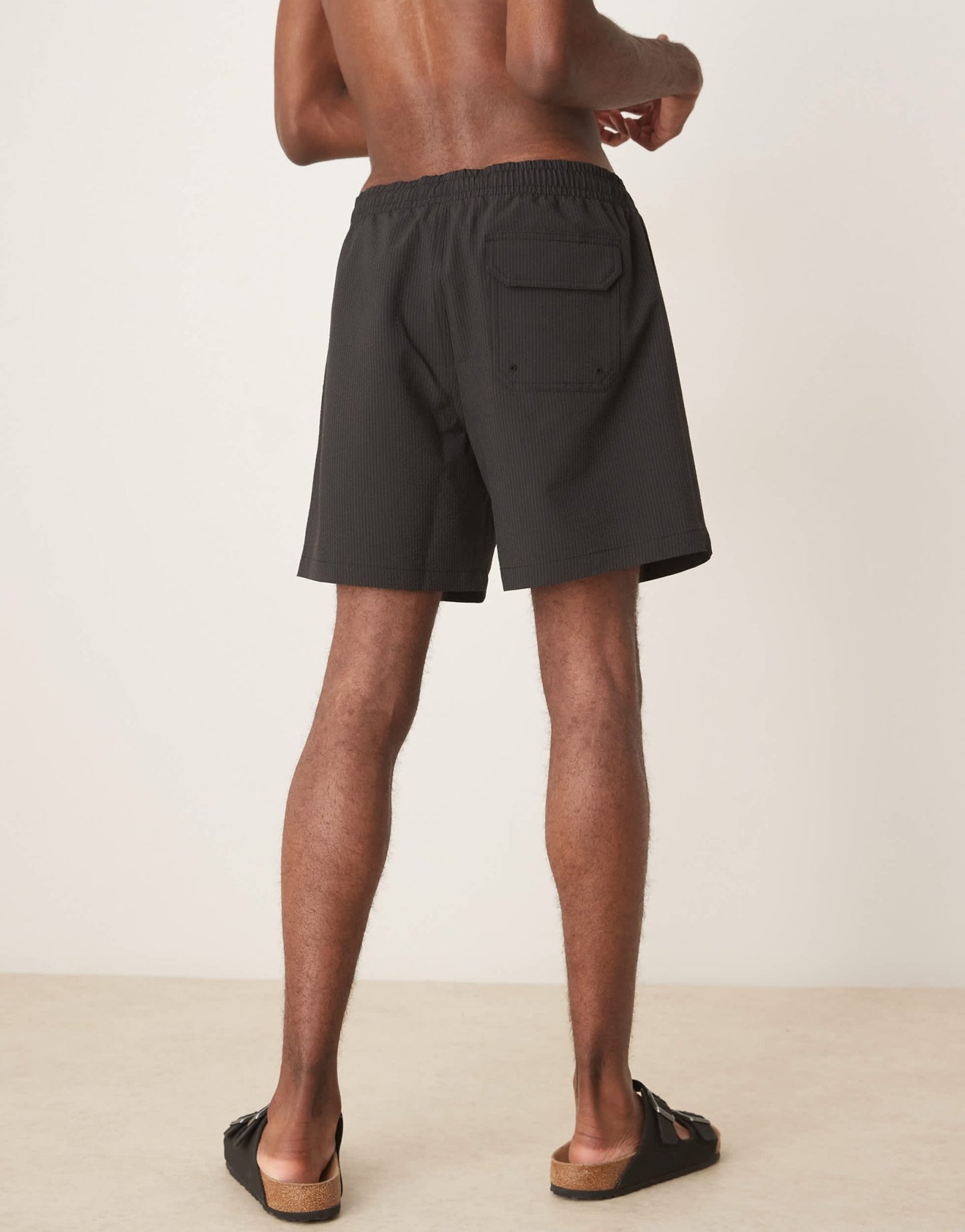 Abercrombie & Fitch swimwear 7"""" short in black - ASOS Sample Sale