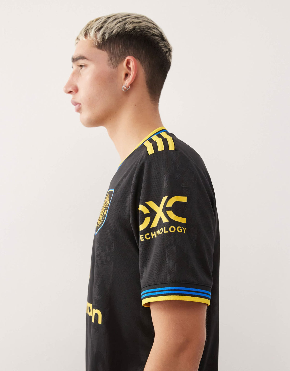 adidas Football Manchester United 25/26 third jersey in black and gold - ASOS Sample Sale