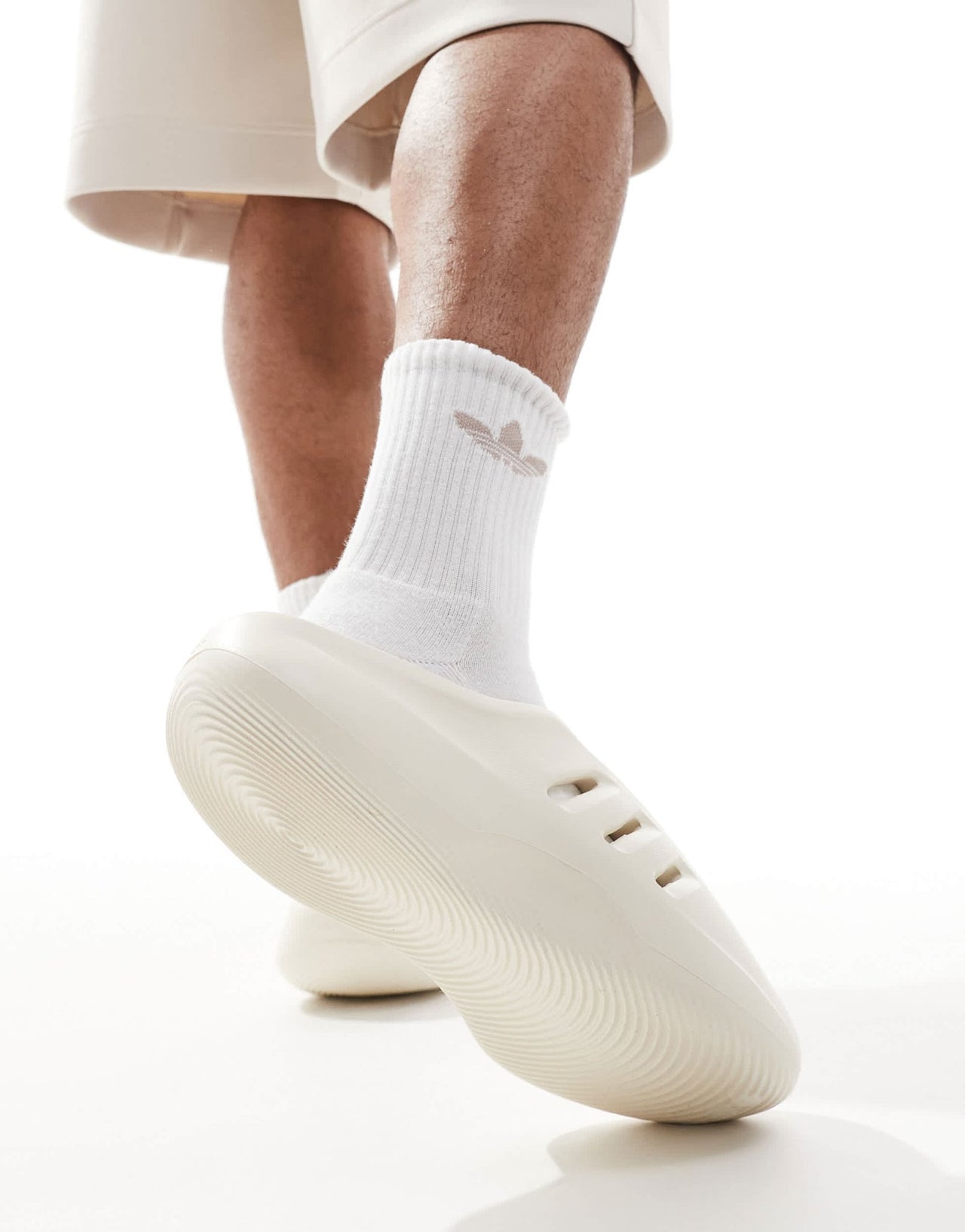 adidas Originals adiFOM IIInfinity sliders in off white - ASOS Sample Sale