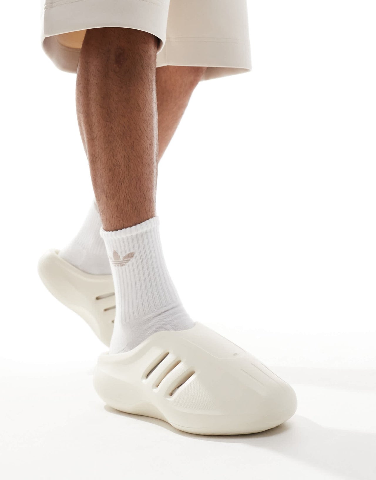 adidas Originals adiFOM IIInfinity sliders in off white - ASOS Sample Sale
