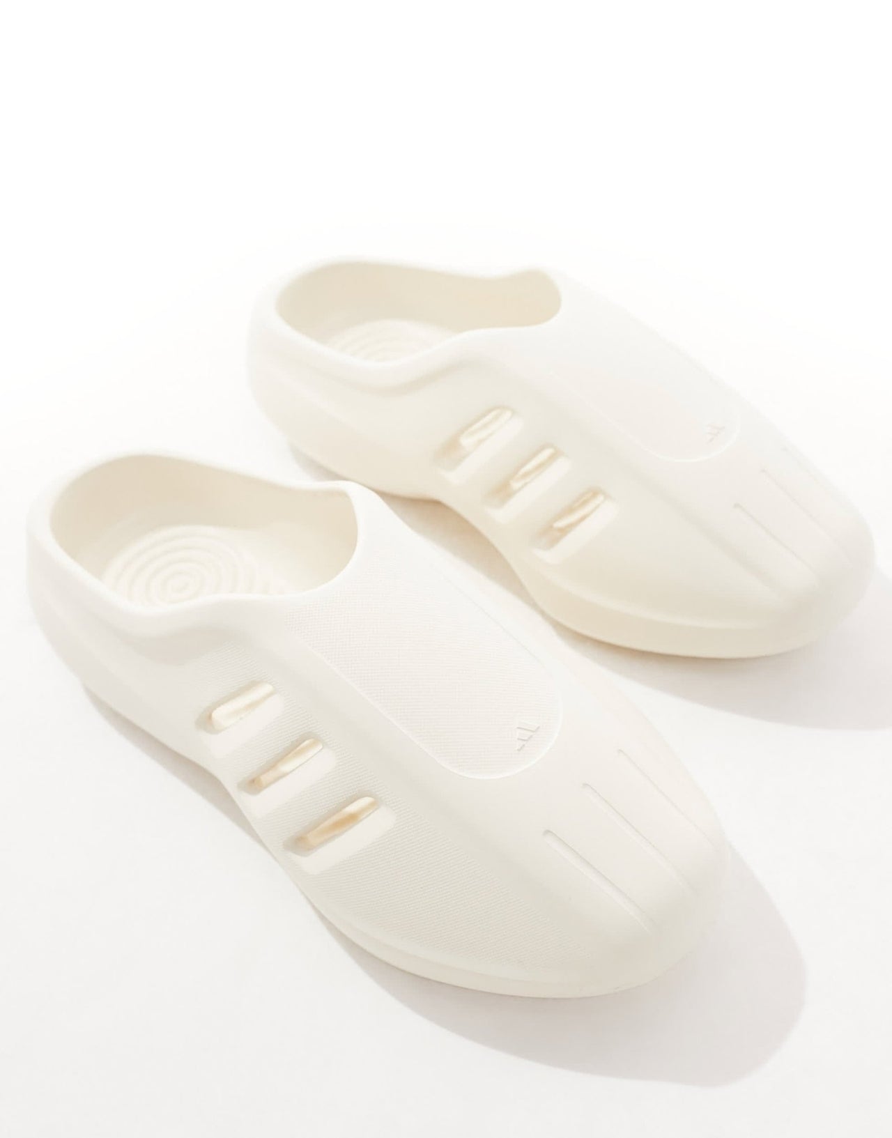 adidas Originals adiFOM IIInfinity sliders in off white - ASOS Sample Sale