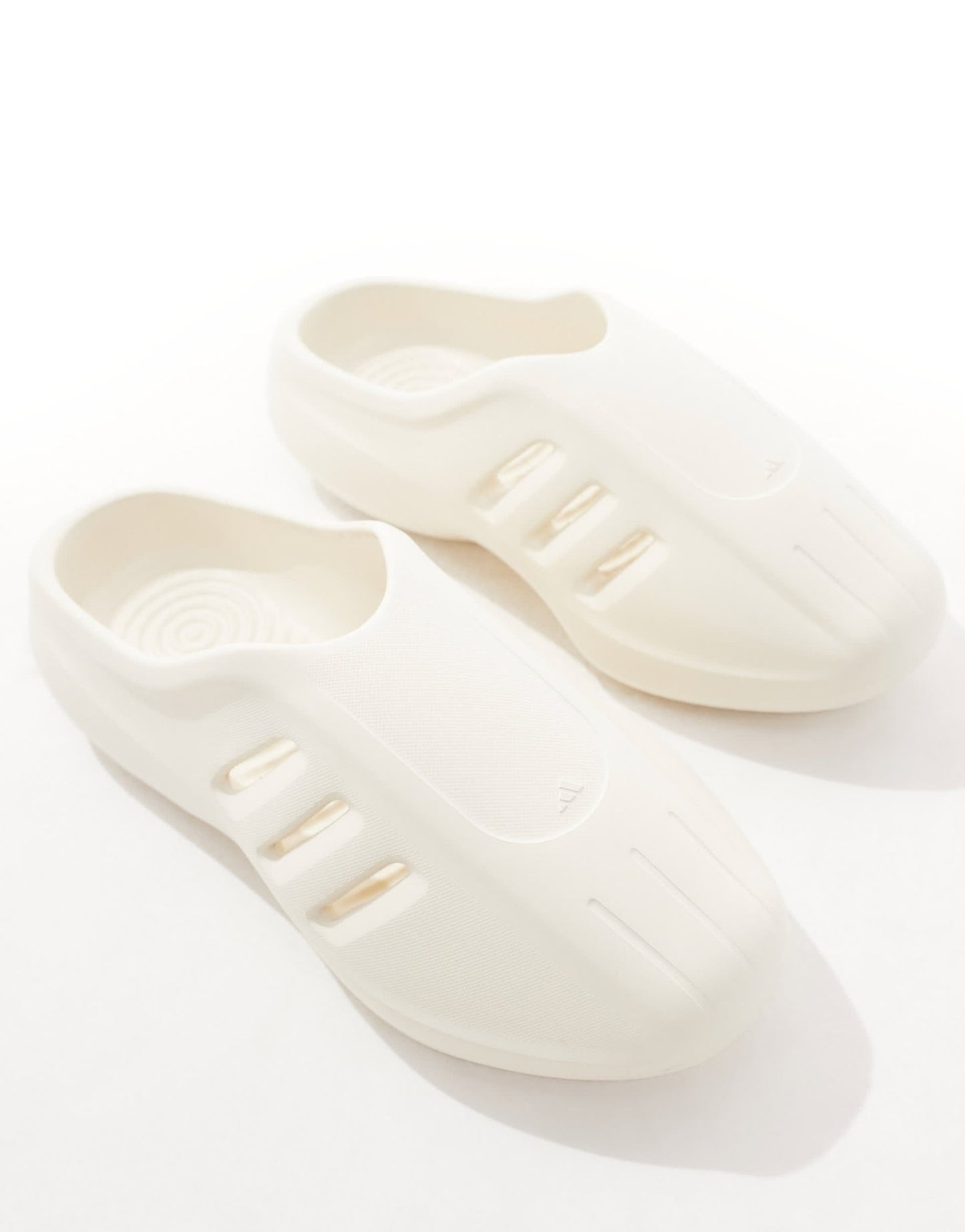 adidas Originals adiFOM IIInfinity sliders in off white - ASOS Sample Sale