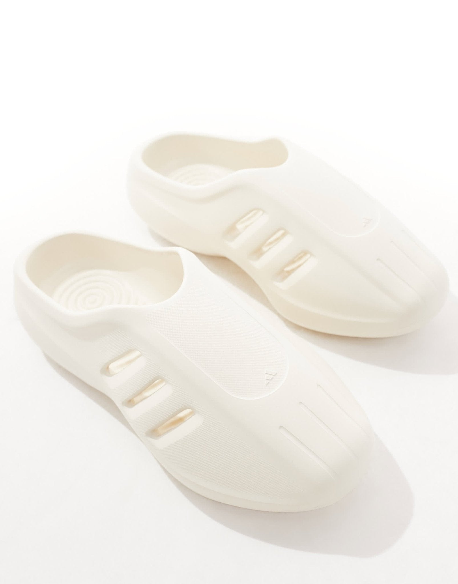 adidas Originals adiFOM IIInfinity sliders in off white - ASOS Sample Sale