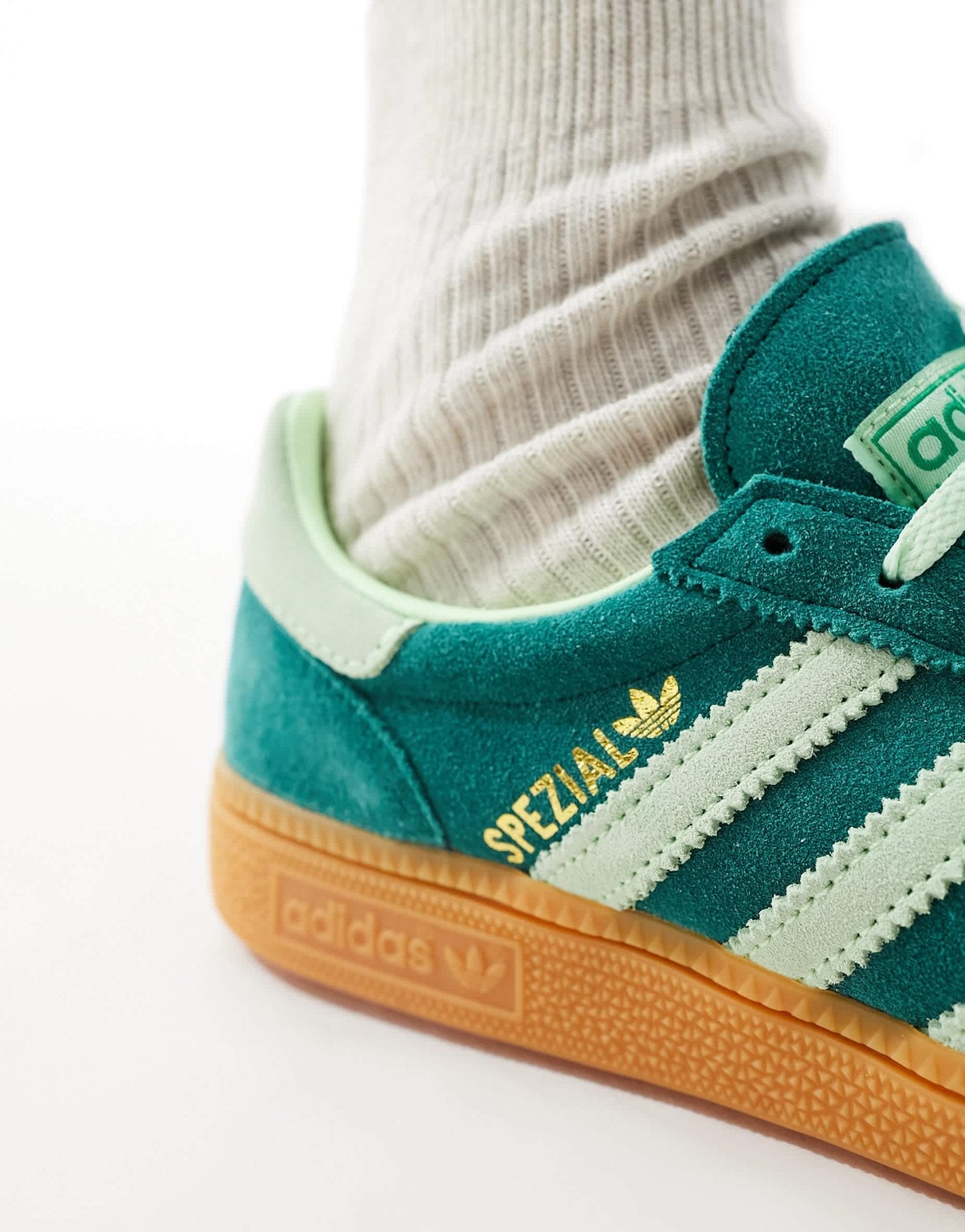 adidas Originals Handball Spezial trainers in green with gum sole - ASOS Sample Sale