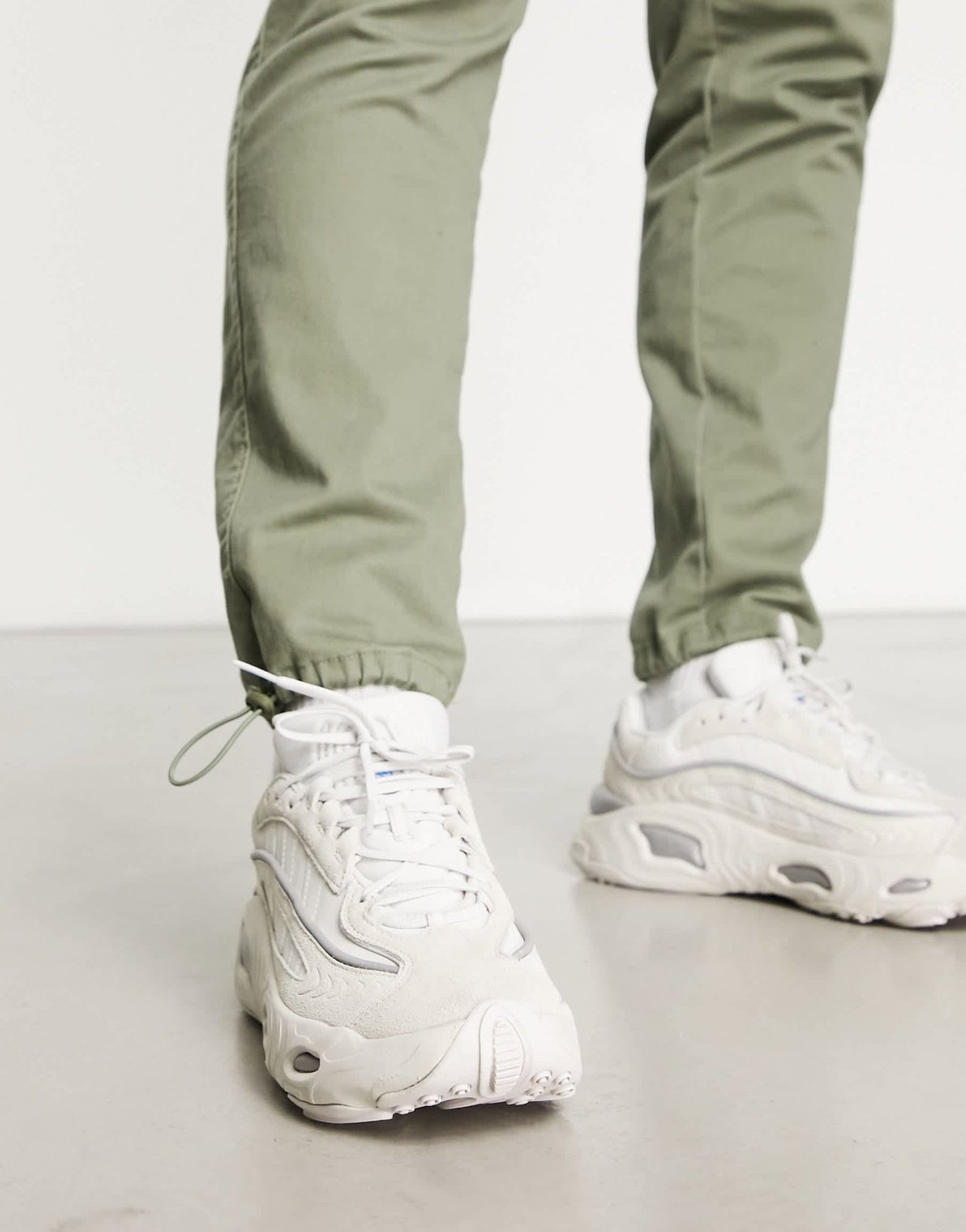 adidas Originals Oznova trainers in silver white - ASOS Sample Sale
